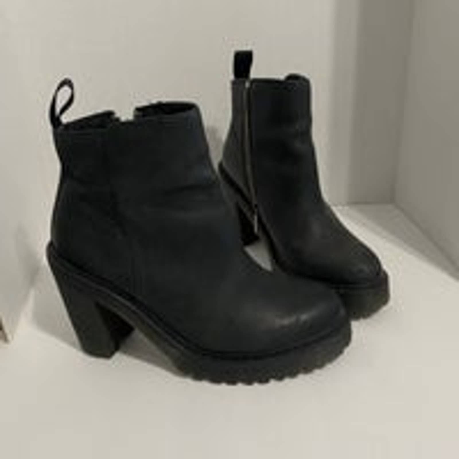 Dr. Martens Dr.Martens Magdalena Women’s Leather Heeled Chelsea Boots Size US 8 / IT 38 - 1 Thumbnail
