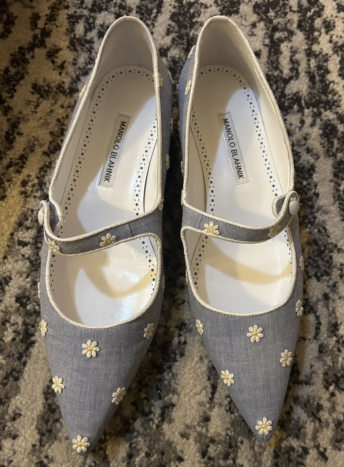 Manolo Blahnik Manolo Blahnik White Campari Embroidered Chambray Mary Jane Size US 8.5 / IT 38.5 - 2 Thumbnail