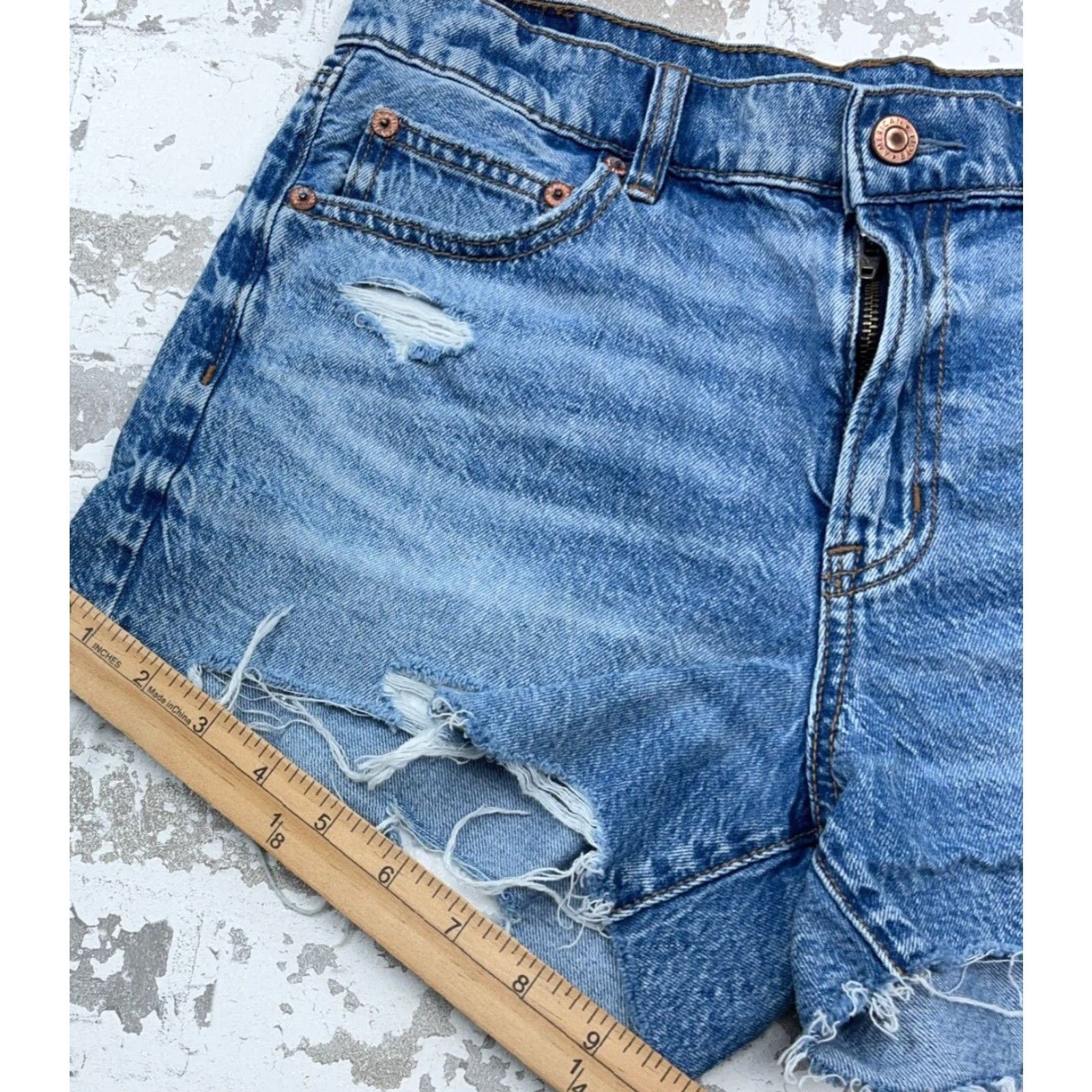 American Eagle Outfitters American Eagle Outfitters Shorts Women 4 Denim Cut-Off 90s Boyfriend Fit Jorts Raw Hem Blue 3 in Inseam Casual Size 27" / US 4 / IT 40 - 5 Thumbnail