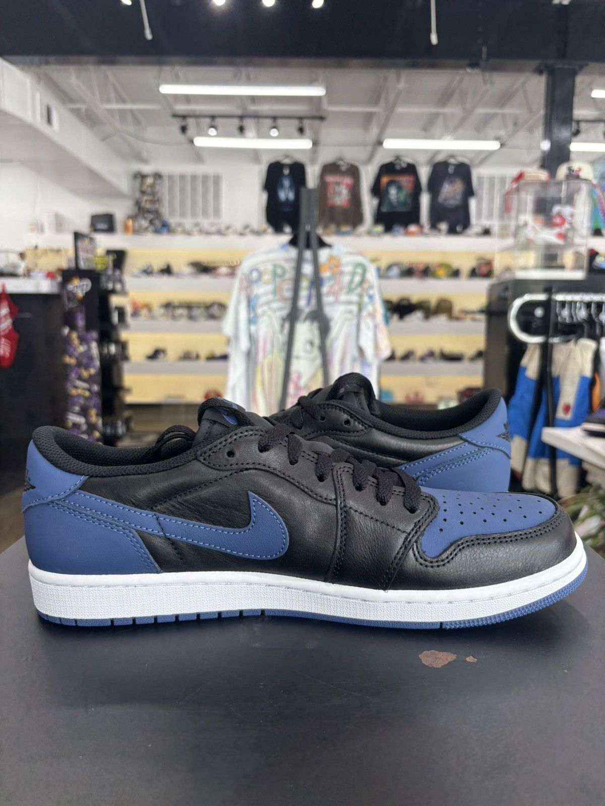 Jordan Brand Jordan 1 Retro Low OG Mystic Navy Sz. 11.5 Size US 11.5 / EU 44-45 - 4 Thumbnail