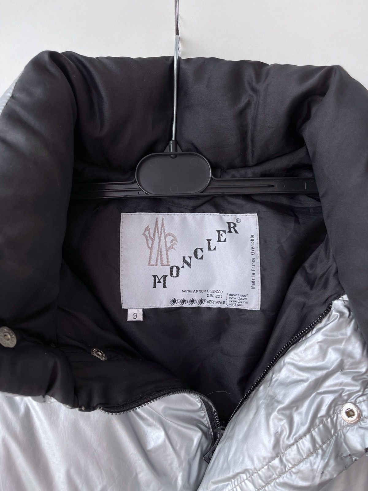 Moncler Vintage Moncler Grenoble Silver Puffer Jacket Down 90’s Size US L / EU 52-54 / 3 - 3 Thumbnail