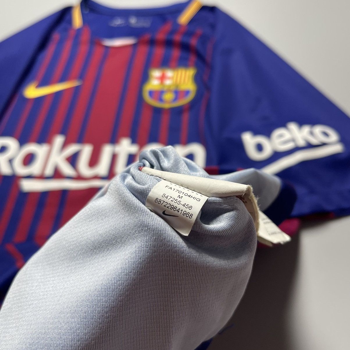 Nike BARCELONA NIKE 2017/2018 FOOTBALL HOME JERSEY #10 MESSI Size US M / EU 48-50 / 2 - 10 Thumbnail