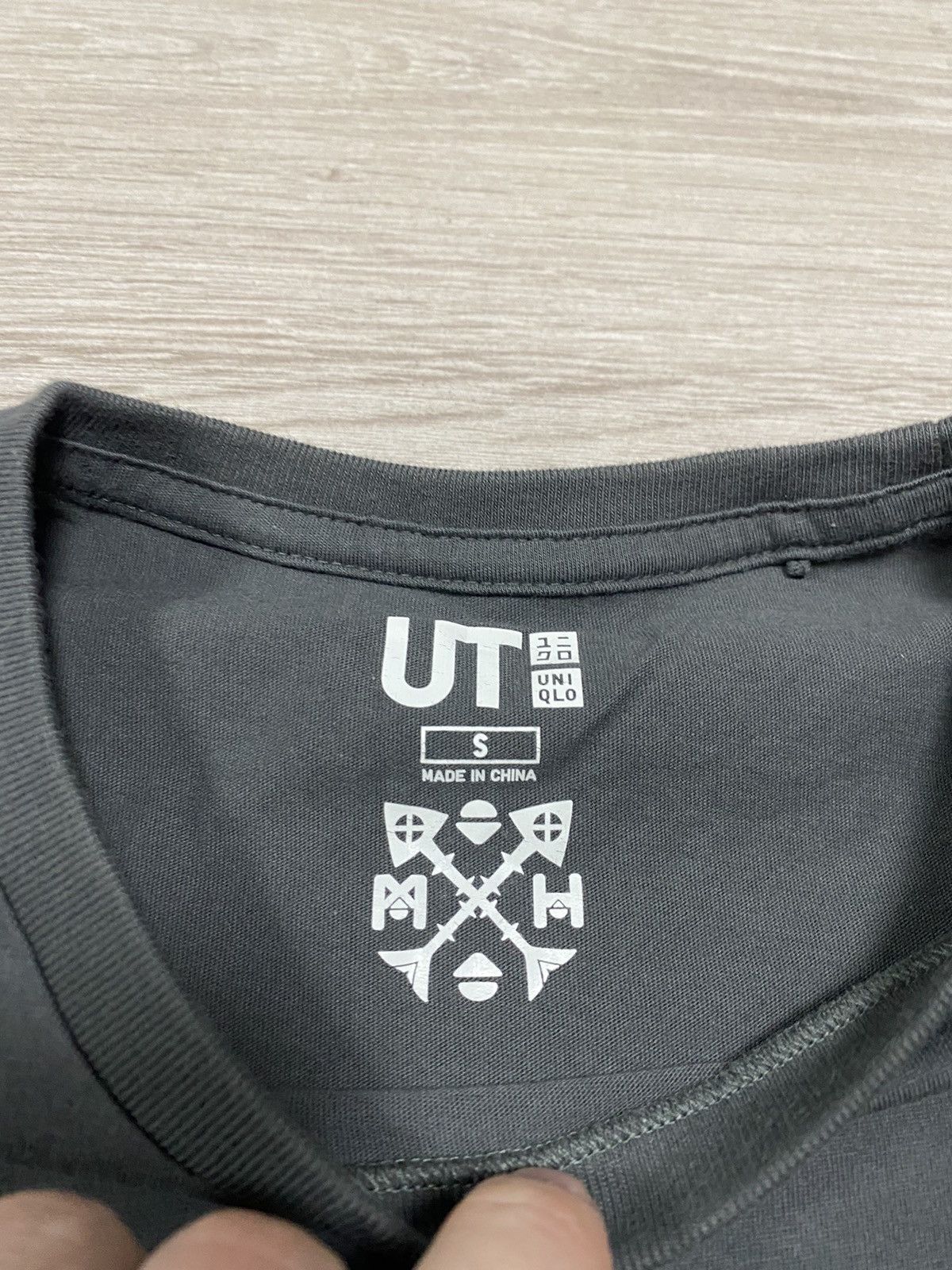 Japanese Brand Uniqlo Monster Hunter Bushido Guild Aerial Strike Size S Size US S / EU 44-46 / 1 - 3 Thumbnail