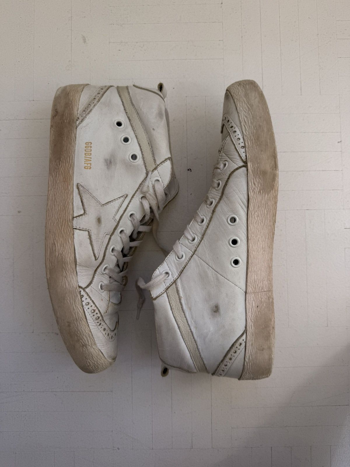 Golden Goose Golden Goose mid star - barely used Size US 9 / EU 42 - 16 Thumbnail