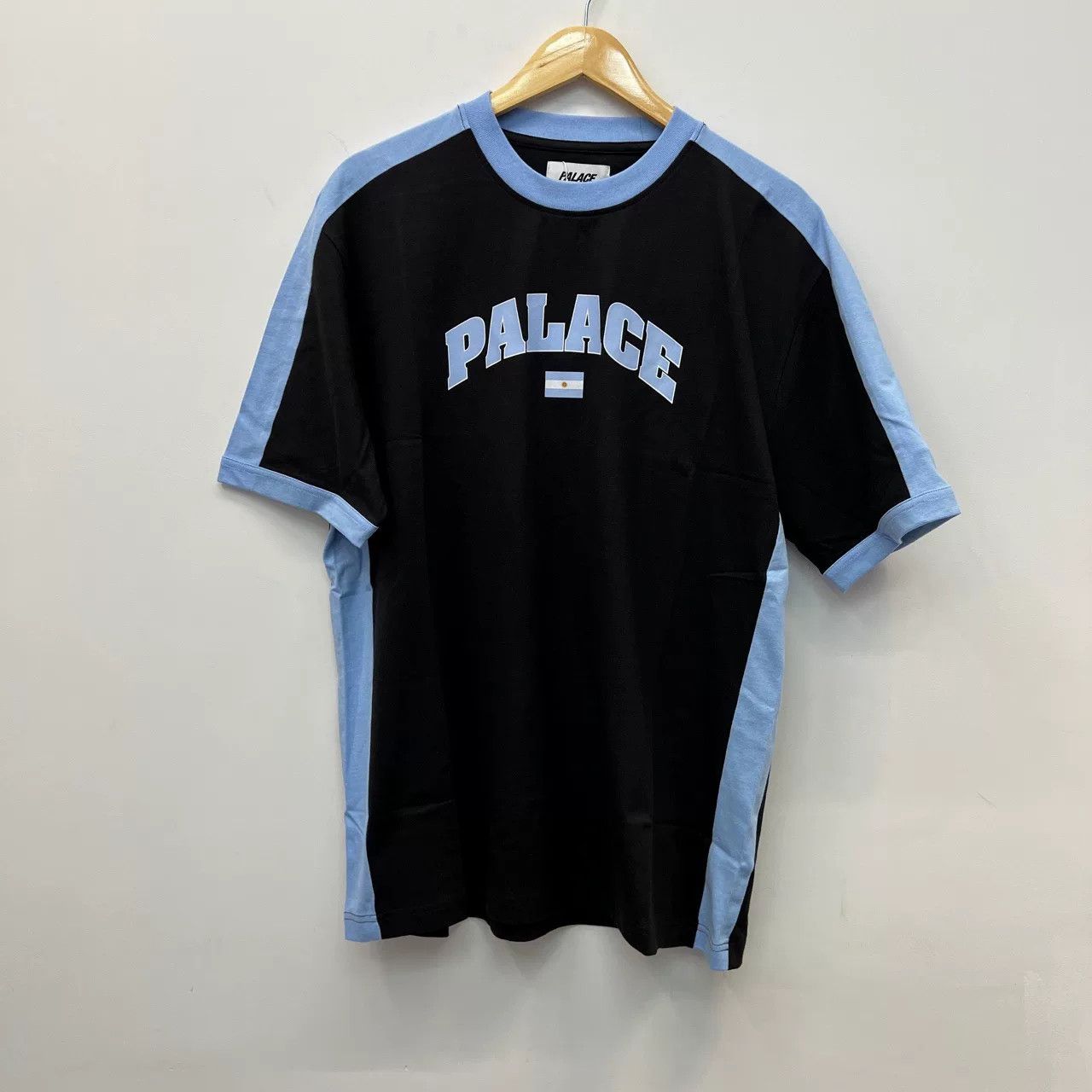 Palace Black Palace Flag T-Shirt Large Size US L / EU 52-54 / 3 - 1 Thumbnail