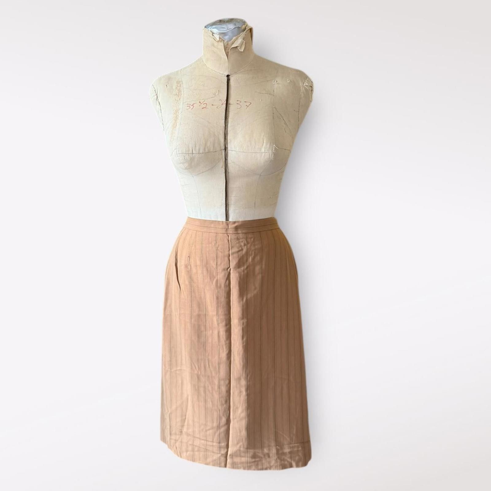 Escada Escada Beige Pinstriped Skirt Size S Size 28" / US 6 / IT 42 - 1 Thumbnail