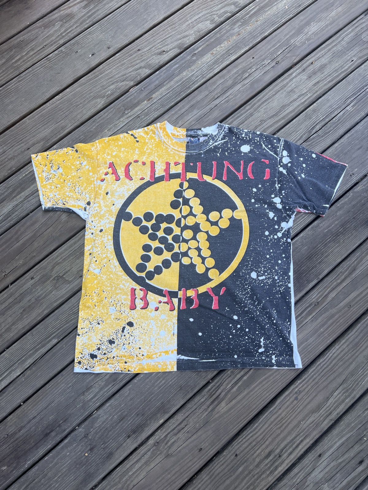 Other Vintage Achtung Baby Zoo TV Tour U2 band Tshirt 1991 Size US XXL / EU 58 / 5 - 1 Thumbnail