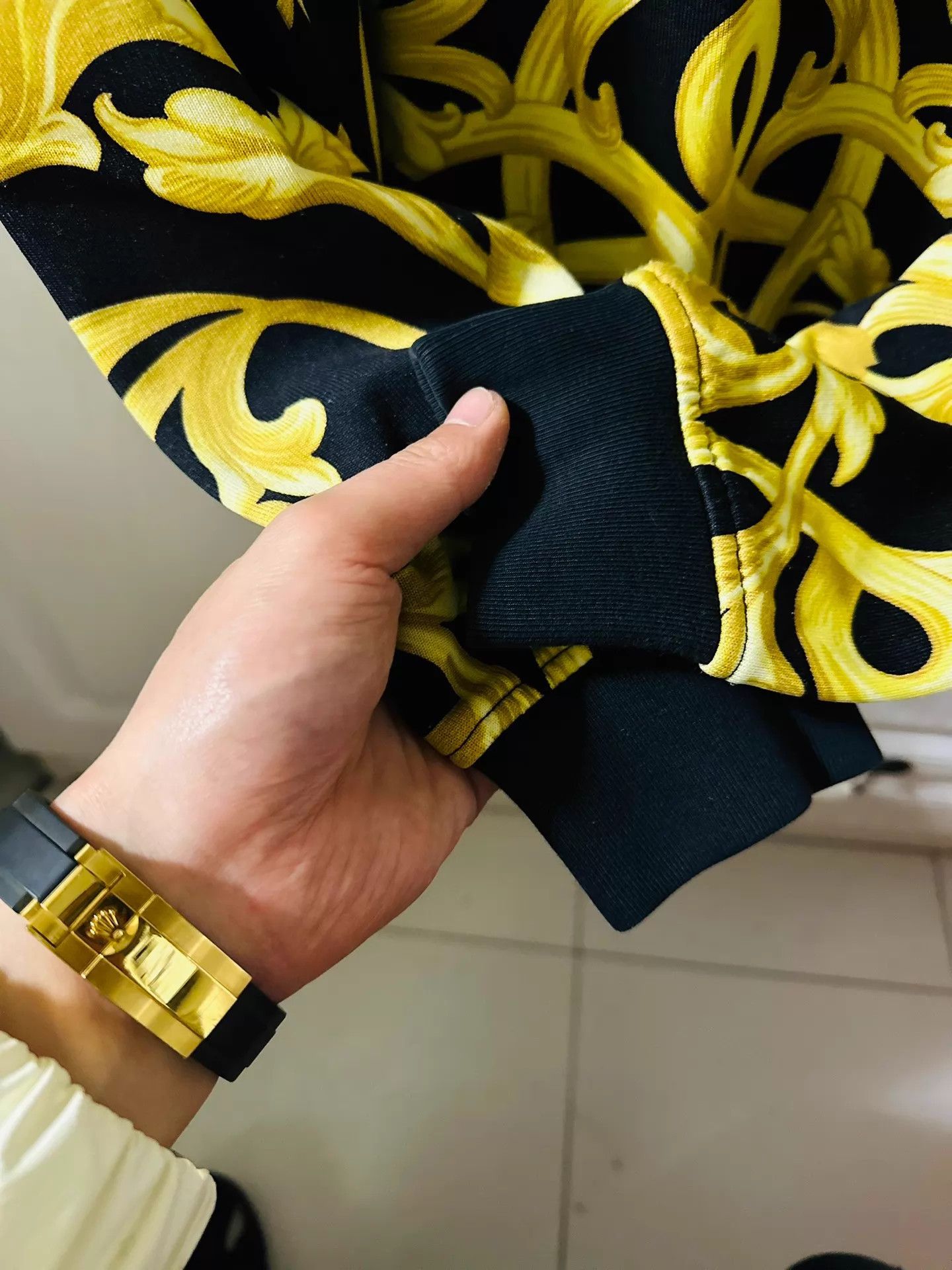 Versace Versace Runway Black & Gold Baroque Vine Hoodie S Size US S / EU 44-46 / 1 - 6 Thumbnail