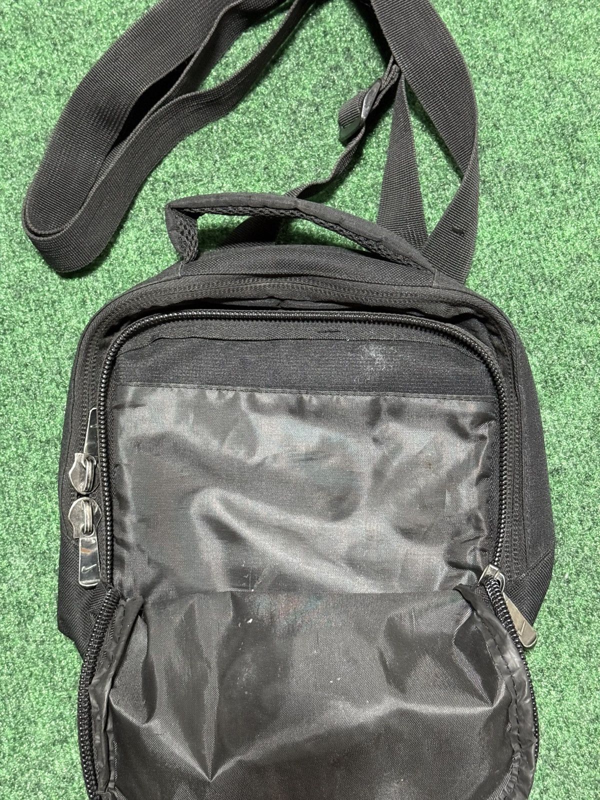 Nike Vintage Nike Swoosh Crossbody Bag Size ONE SIZE - 2 Thumbnail