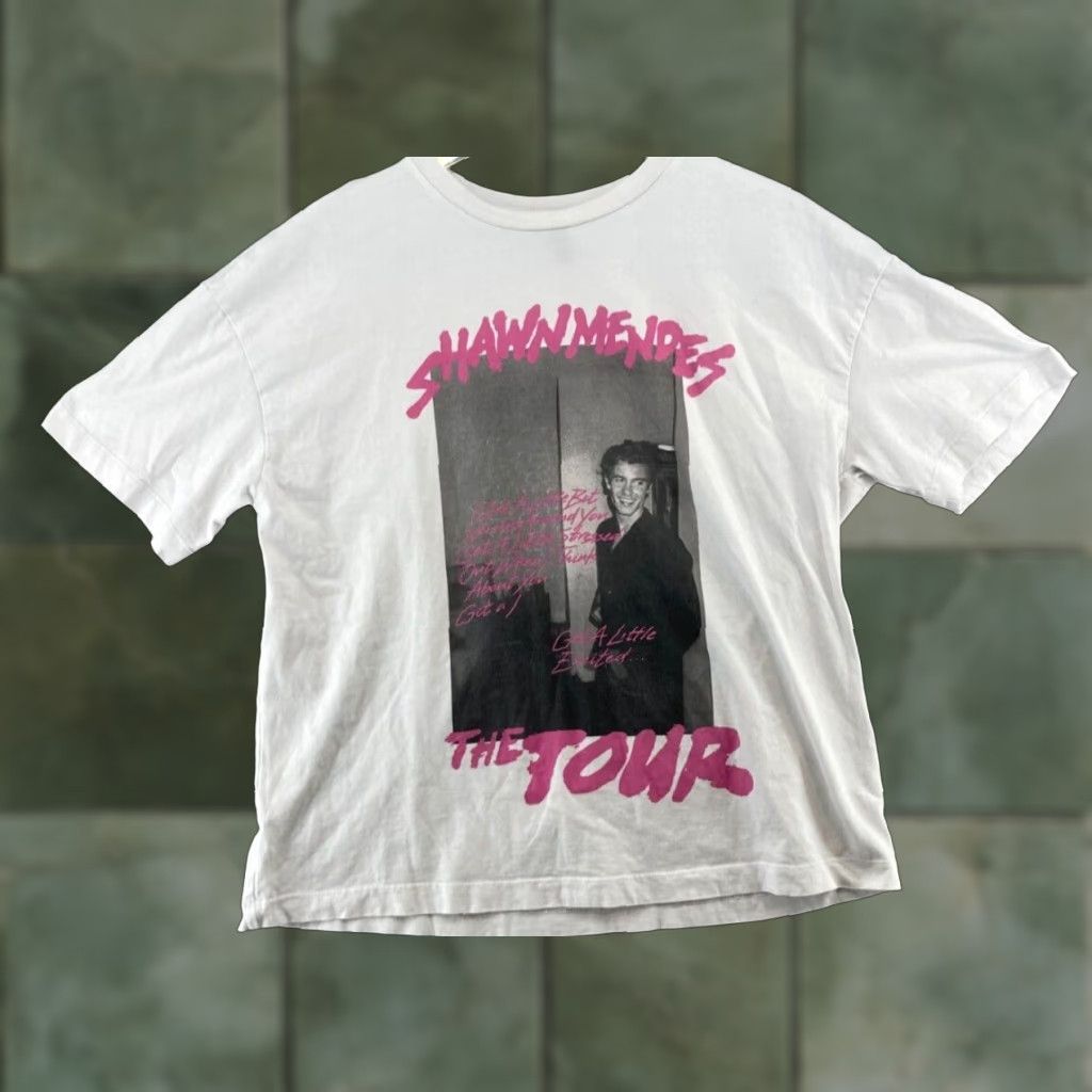Pinko Shawn Mendes T Shirt Womens M Tour Pink Graphic Shirt Woman M Pink Music Rock Concert 90s Mens Womens Girls Boys Size M / US 6-8 / IT 42-44 - 1 Thumbnail