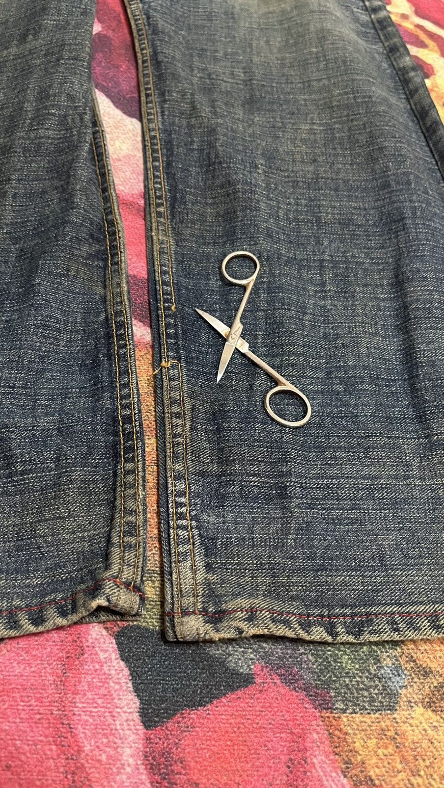 Swagger Vintage Distressed Swagger Jeans size 35 x 43 Size US 35 - 23 Thumbnail