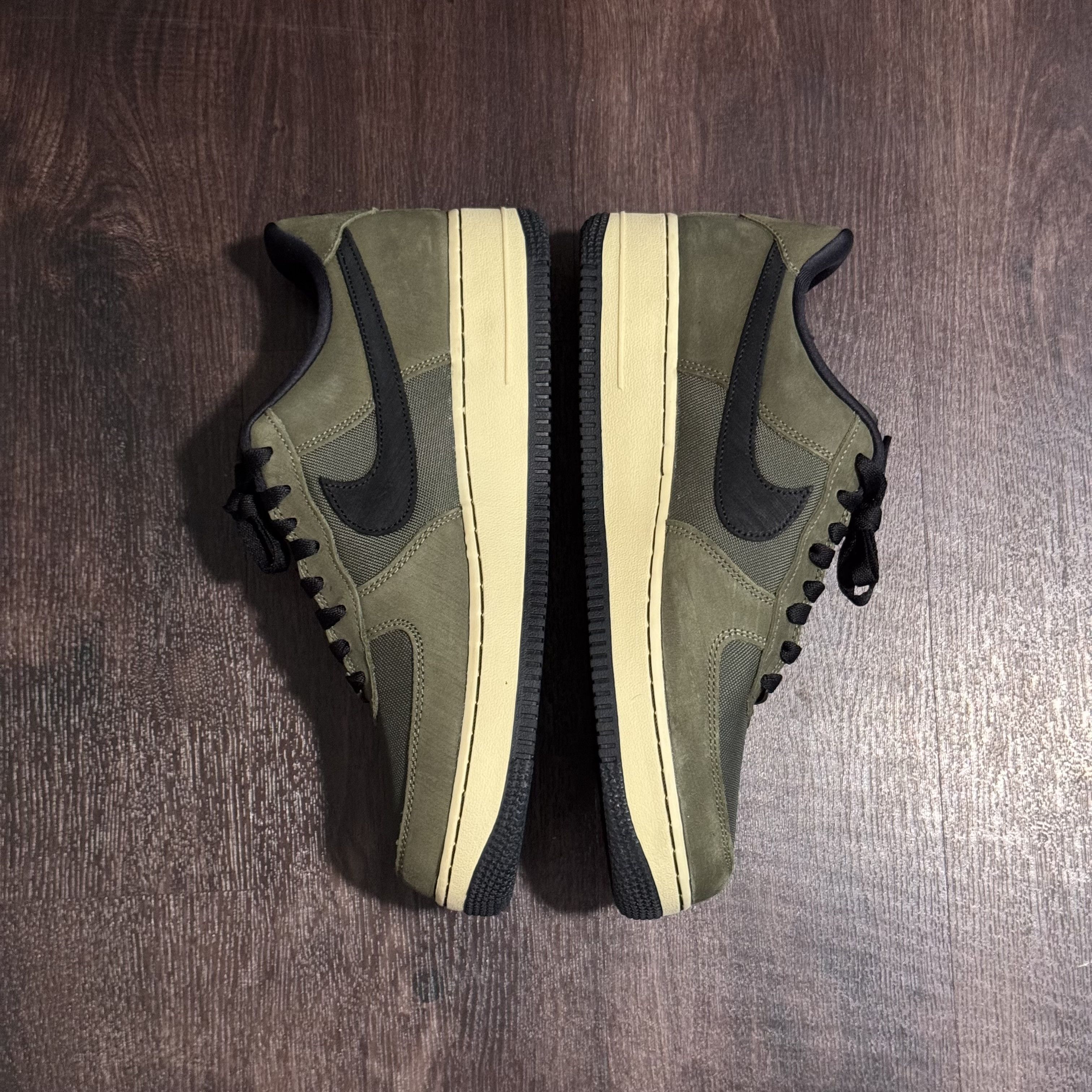 Nike × Undefeated Air Force 1 Low SP Size US 10.5 / EU 43-44 - 3 Thumbnail