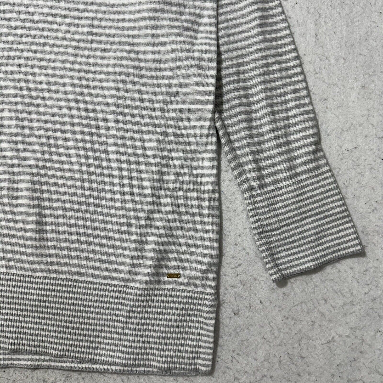 Tommy Hilfiger Tommy Hilfiger XXL Gray White Striped V-Neck Sweater Cotton Size XXL / US 16-18 / IT 52-54 - 8 Thumbnail