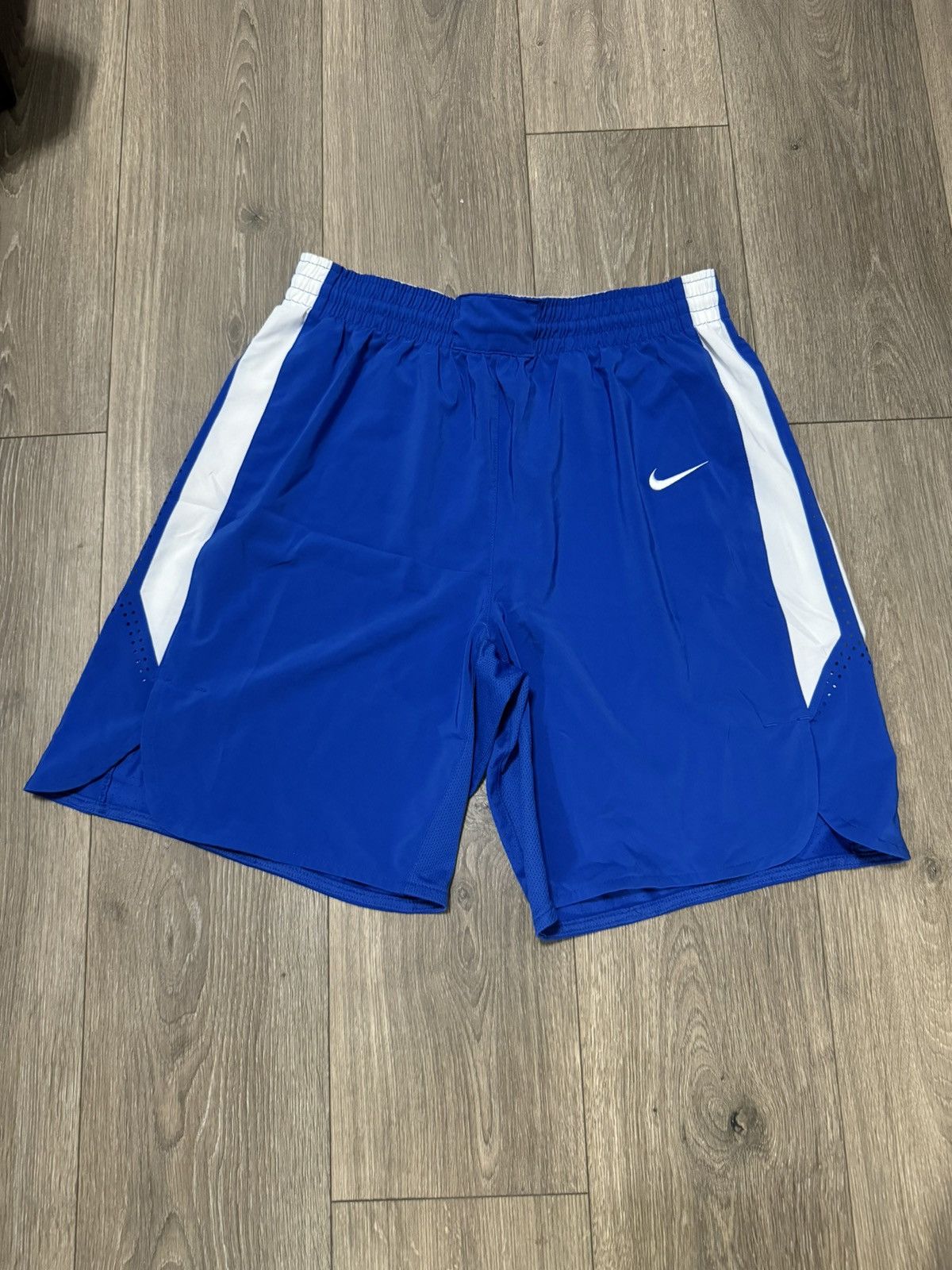 Nike × Vintage Nike basketball shorts Size US 37 - 1 Thumbnail