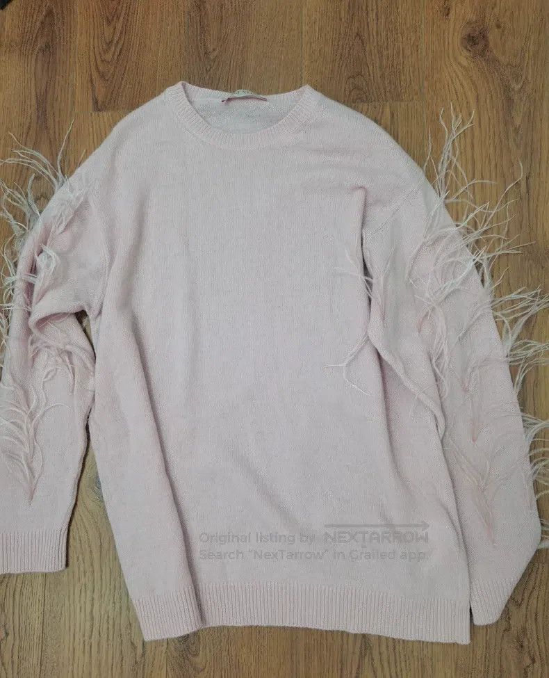Valentino Valentino Pink feather sweater Size XL / US 12-14 / IT 48-50 - 1 Thumbnail