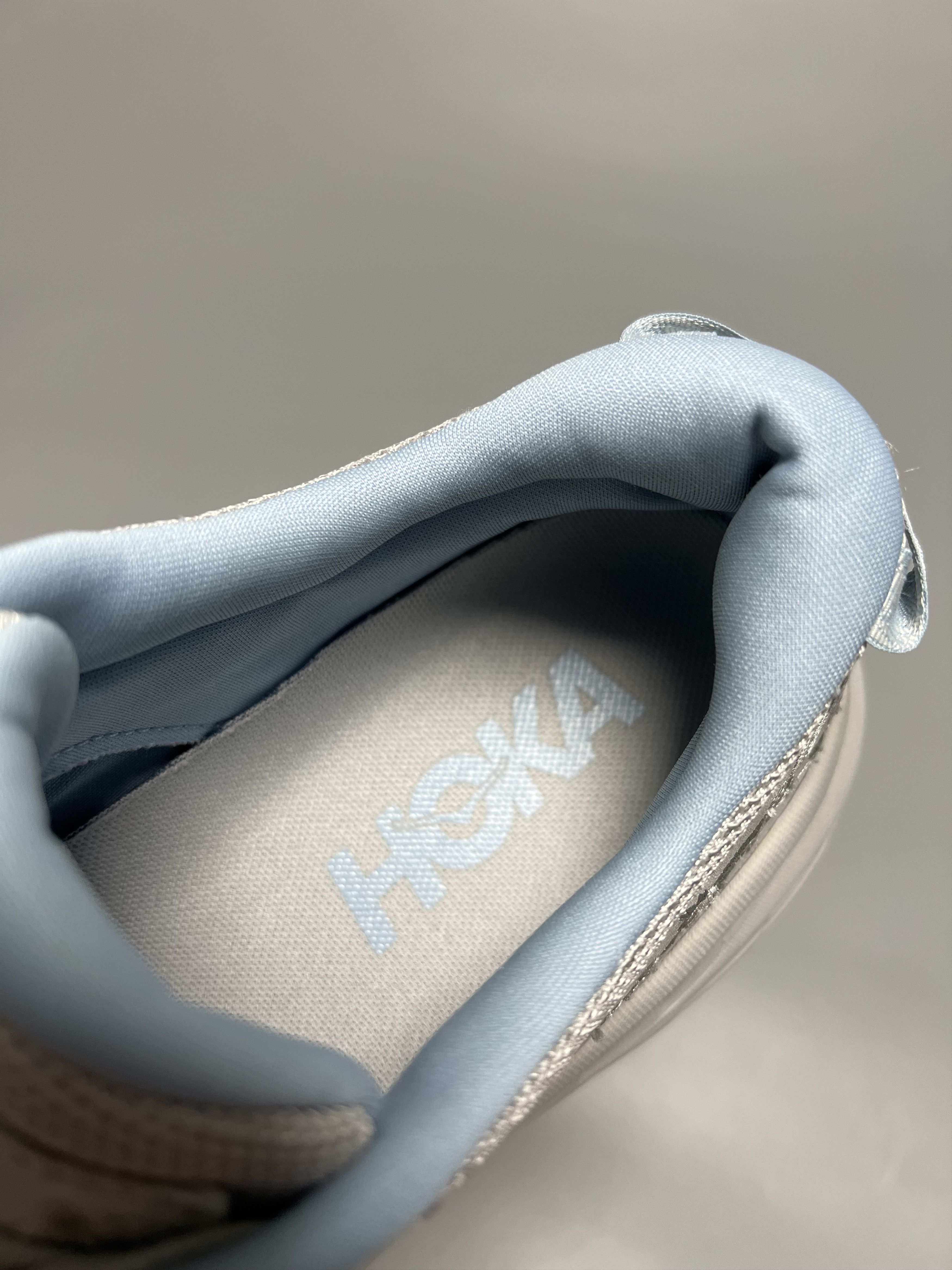 Hoka Hoka Bondi L BP x Anthropologie "Vibrant Bloom Pack" Size US 9.5 / IT 39.5 - 9 Thumbnail