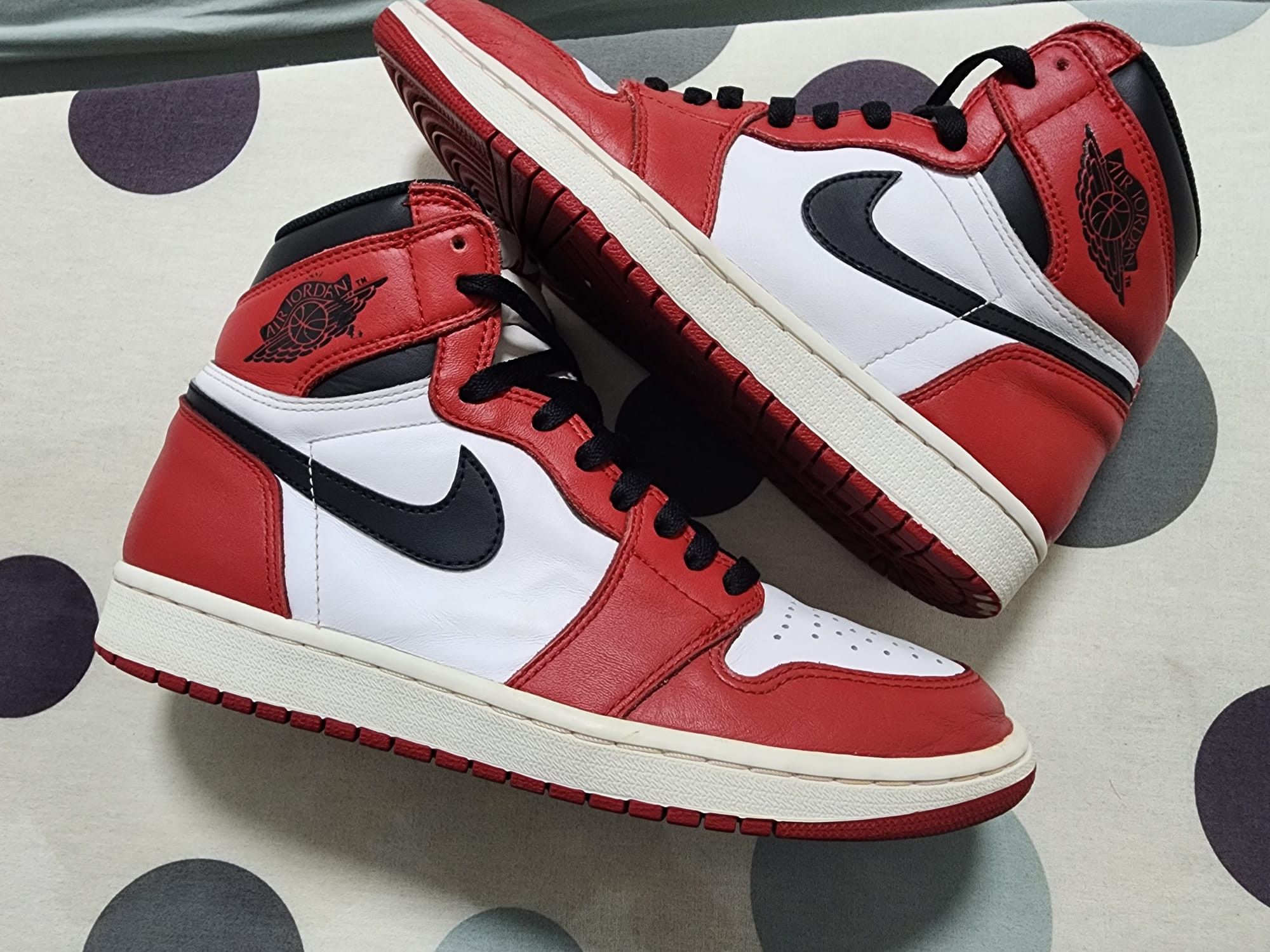 Air Jordan 1 Retro High OG 2015 Chicago