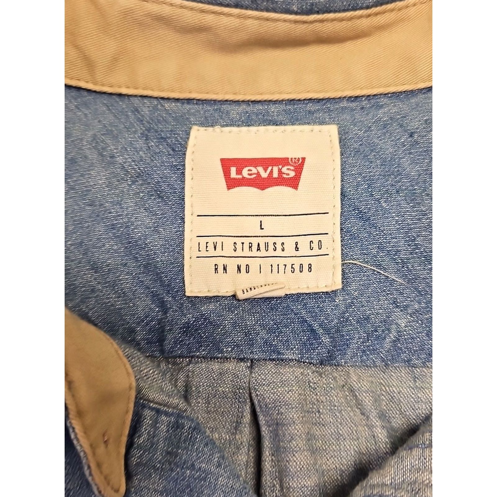 Levi's Levi’s Patchwork Chambray Shirt Mens L Colorblock Denim Button Up Workwear Size US L / EU 52-54 / 3 - 4 Thumbnail