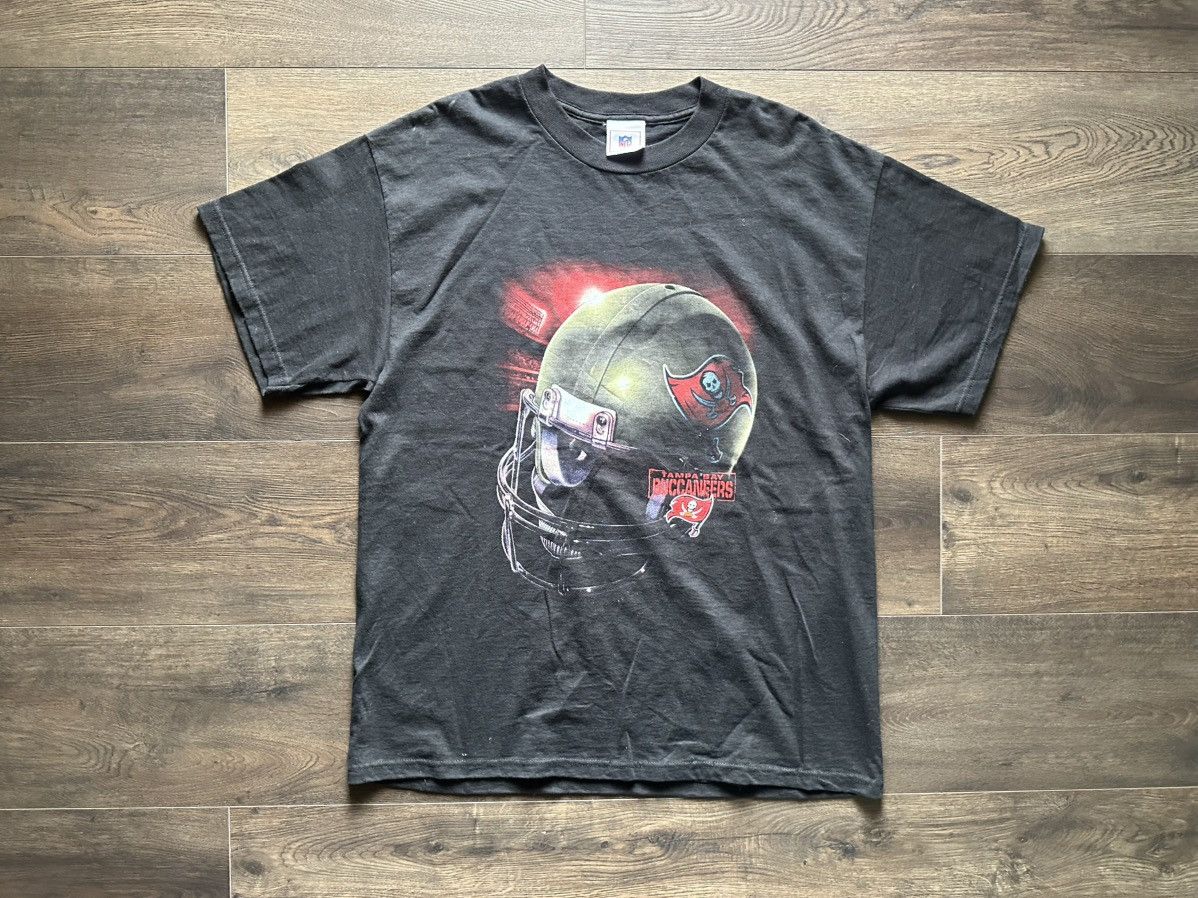 NFL Vintage Tampa Bay Buccaneers Helmet Shirt Black XL Size US XL / EU 56 / 4 - 1 Thumbnail