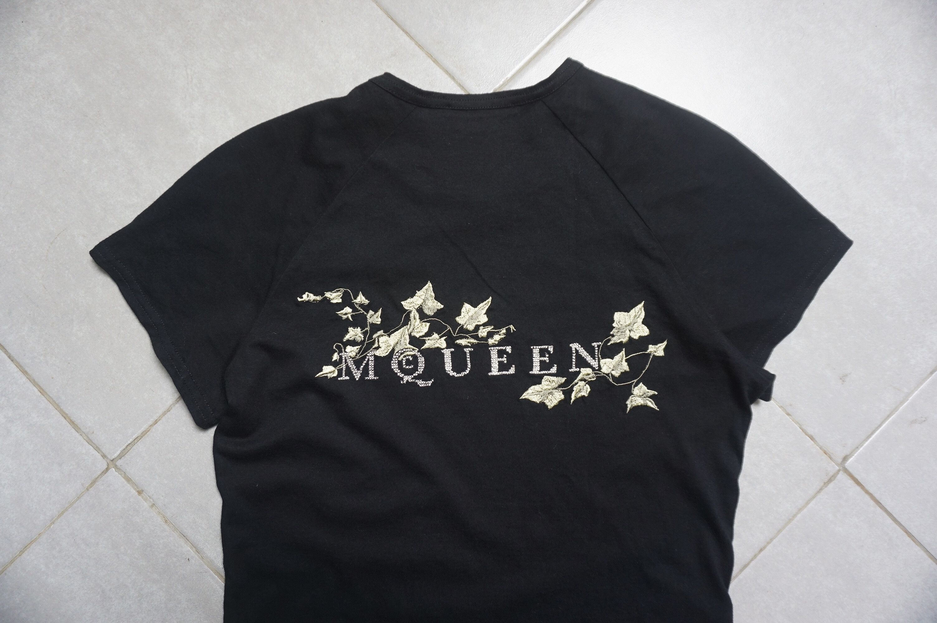 Alexander McQueen Vintage 90s Alexander Mcqueen tee Size M / US 6-8 / IT 42-44 - 2 Thumbnail