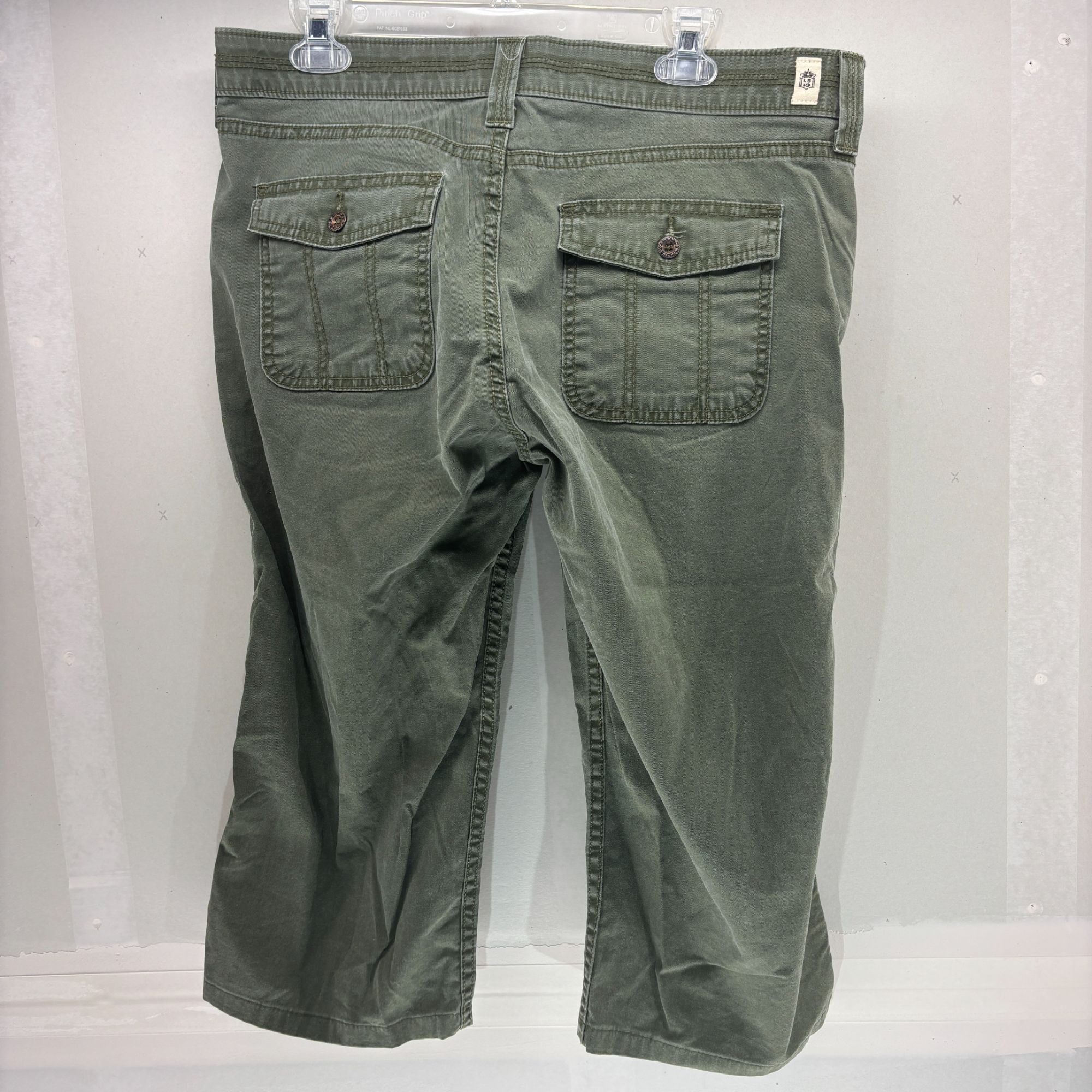 Levi's Levis Green Capri Pants Womens Size 14 Cotton & Elastane 36x Size 36" / US 14 / IT 50 - 4 Thumbnail