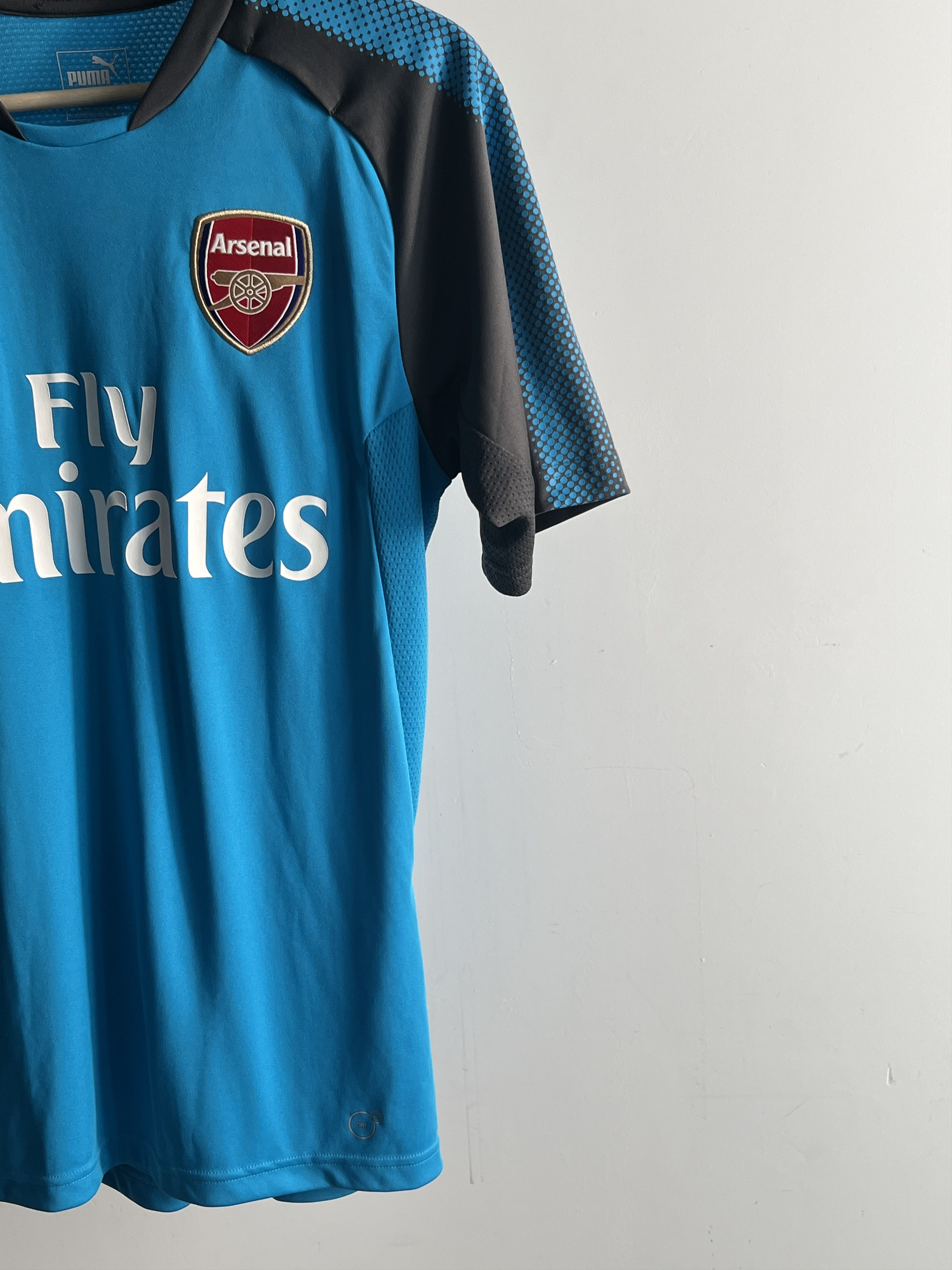 Puma Soccer Jersey Puma Arsenal London 2018/19 Training T Shirt Size US S / EU 44-46 / 1 - 2 Thumbnail