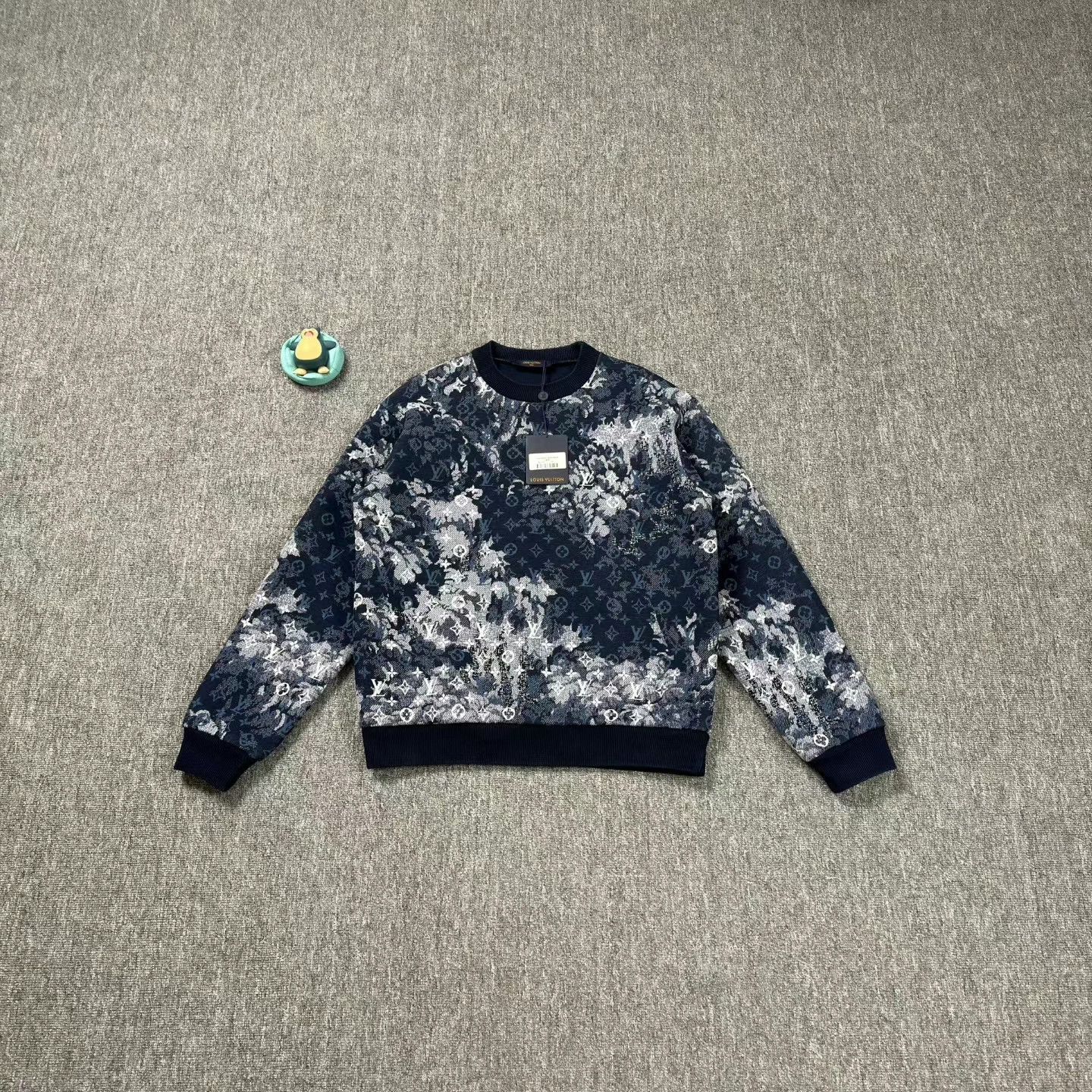 Louis Vuitton LV Tapestry Print Crew Neck Sweatshirt Size US M / EU 48-50 / 2 - 1 Thumbnail