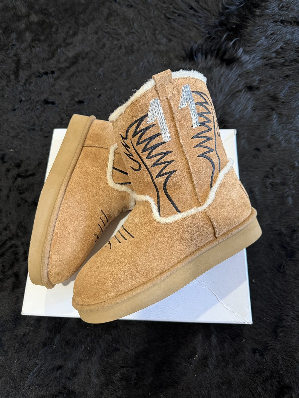 1199 BAZO 1199 v2 UGGS 2ND ANNIVERSARY COWBOY Size US 9.5 / EU 42-43 - 3 Thumbnail