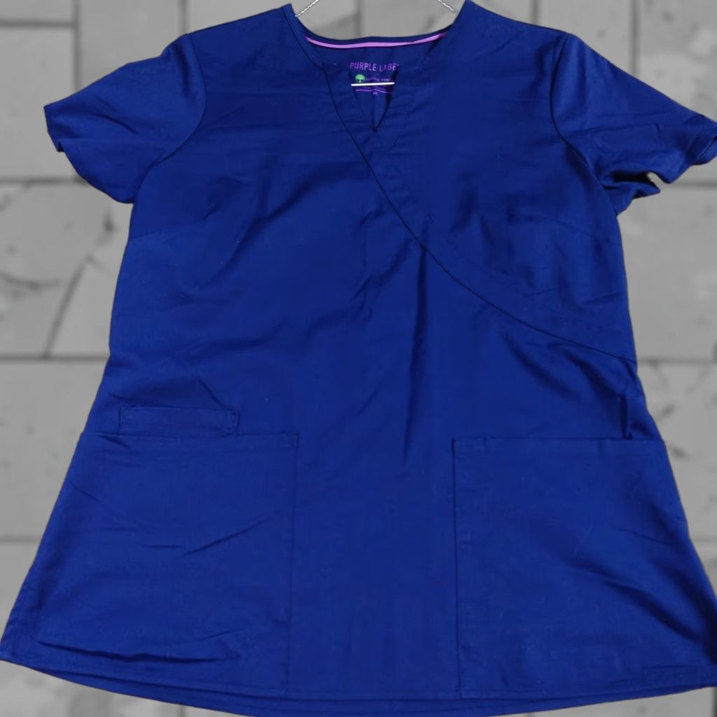 Vintage Healing Hands Scrub Top Womens Medium Blue Pockets V-Neck Size M / US 6-8 / IT 42-44 - 1 Thumbnail