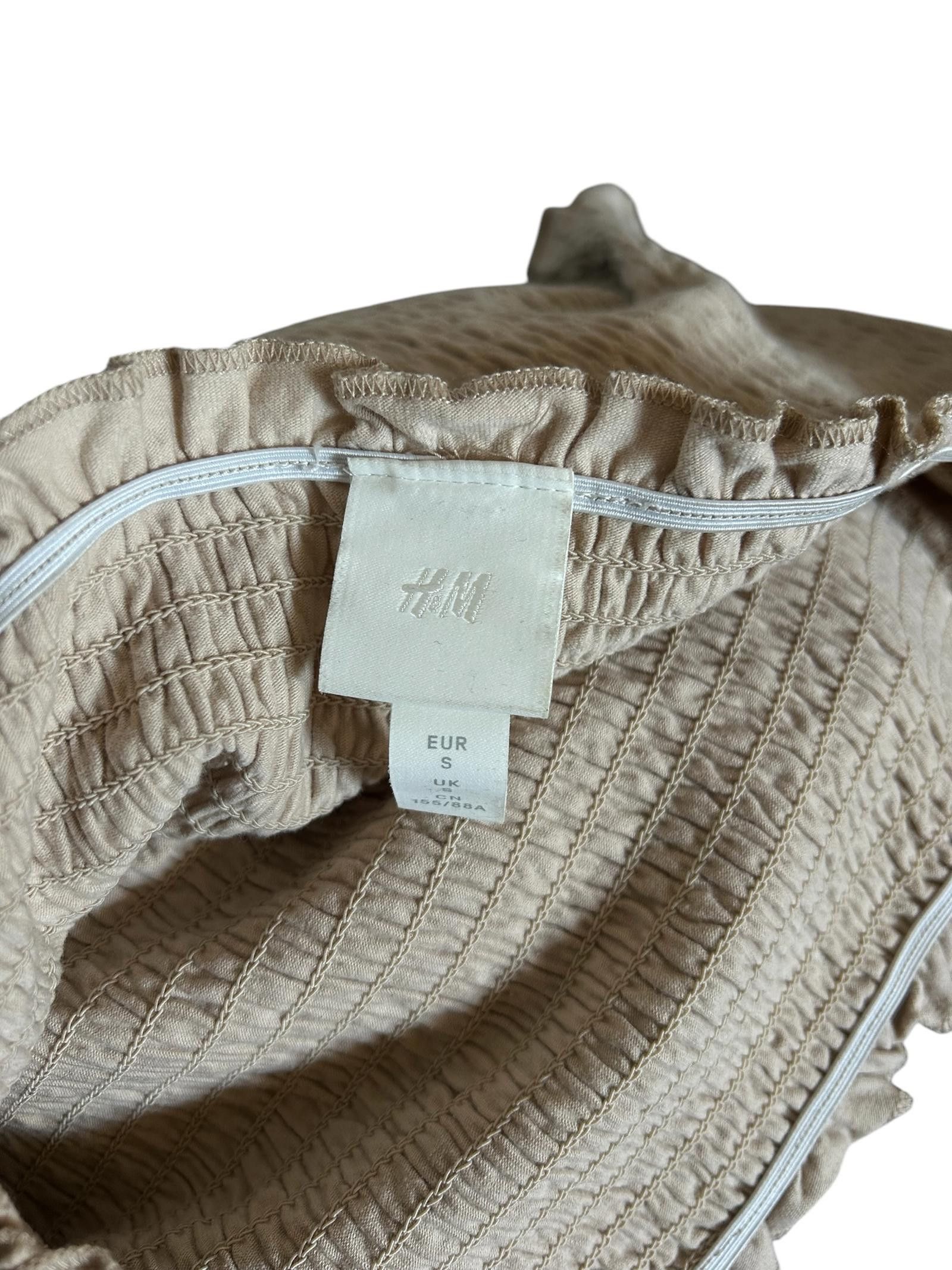 H&M H&M Off-Shoulder Ruffled Smocked Top - Size S Size S / US 4 / IT 40 - 4 Thumbnail