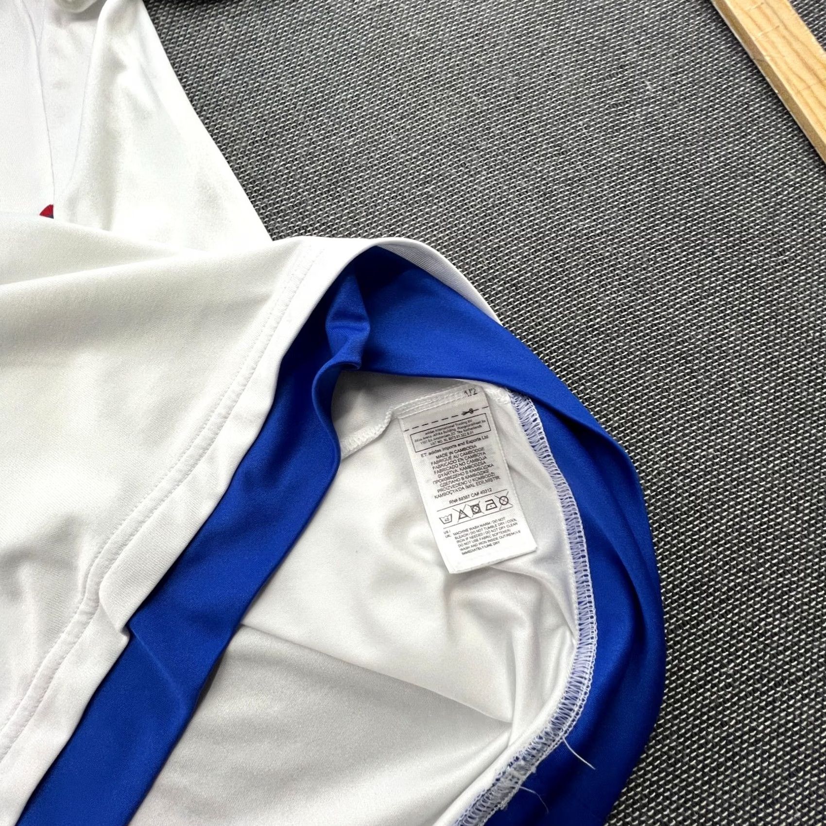 Adidas adidas SV Hamburg 2015 2016 Home Mens Football Jersey Shirt XL White Short Sleeve Pullover Moisture Wicking Quick Dry Football Jersey Mens Shirt Size US XL / EU 56 / 4 - 7 Thumbnail