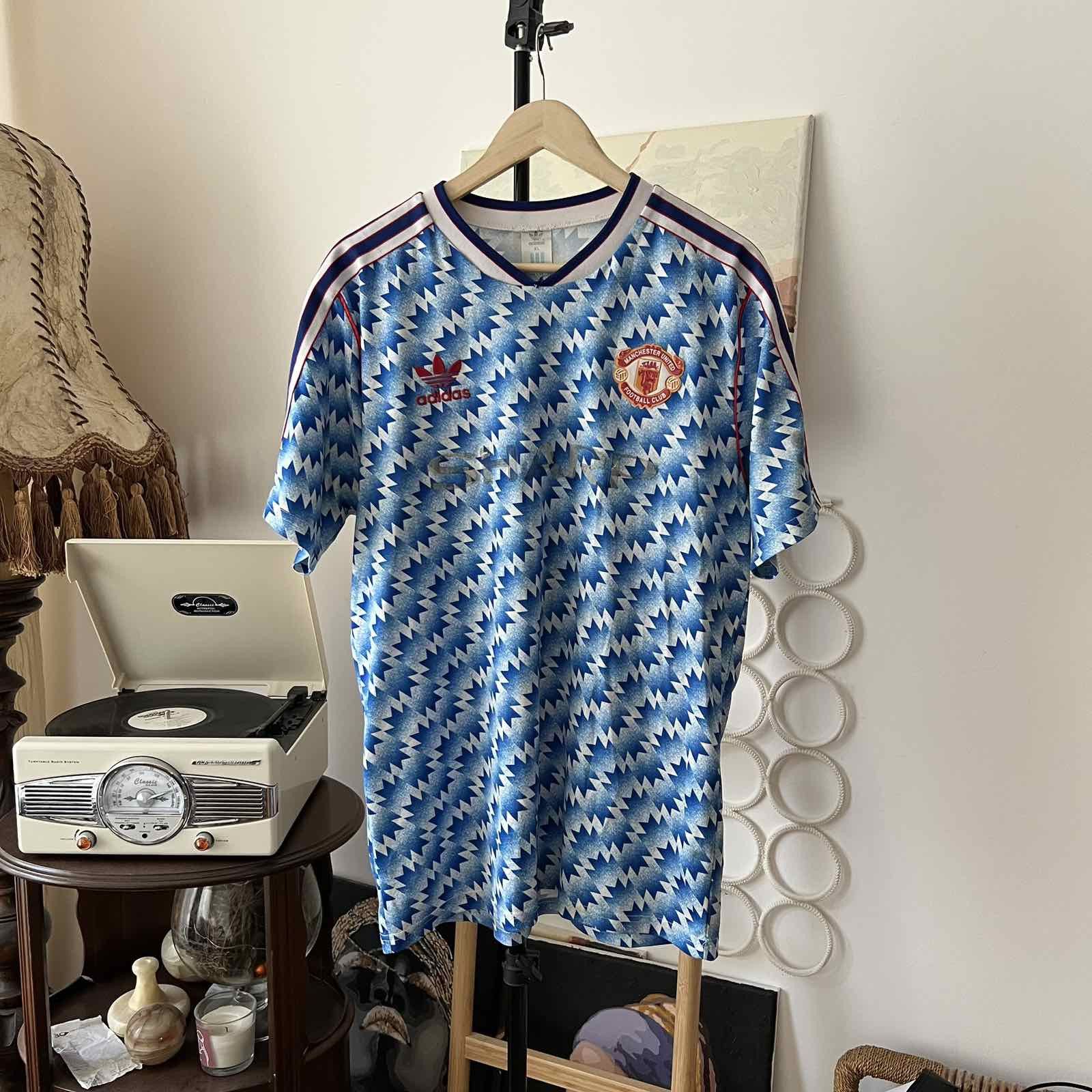 Vintage Vintage Manchester United 90s Away Soccer Shirt Jersey Sz XL Size US XL / EU 56 / 4 - 1 Thumbnail