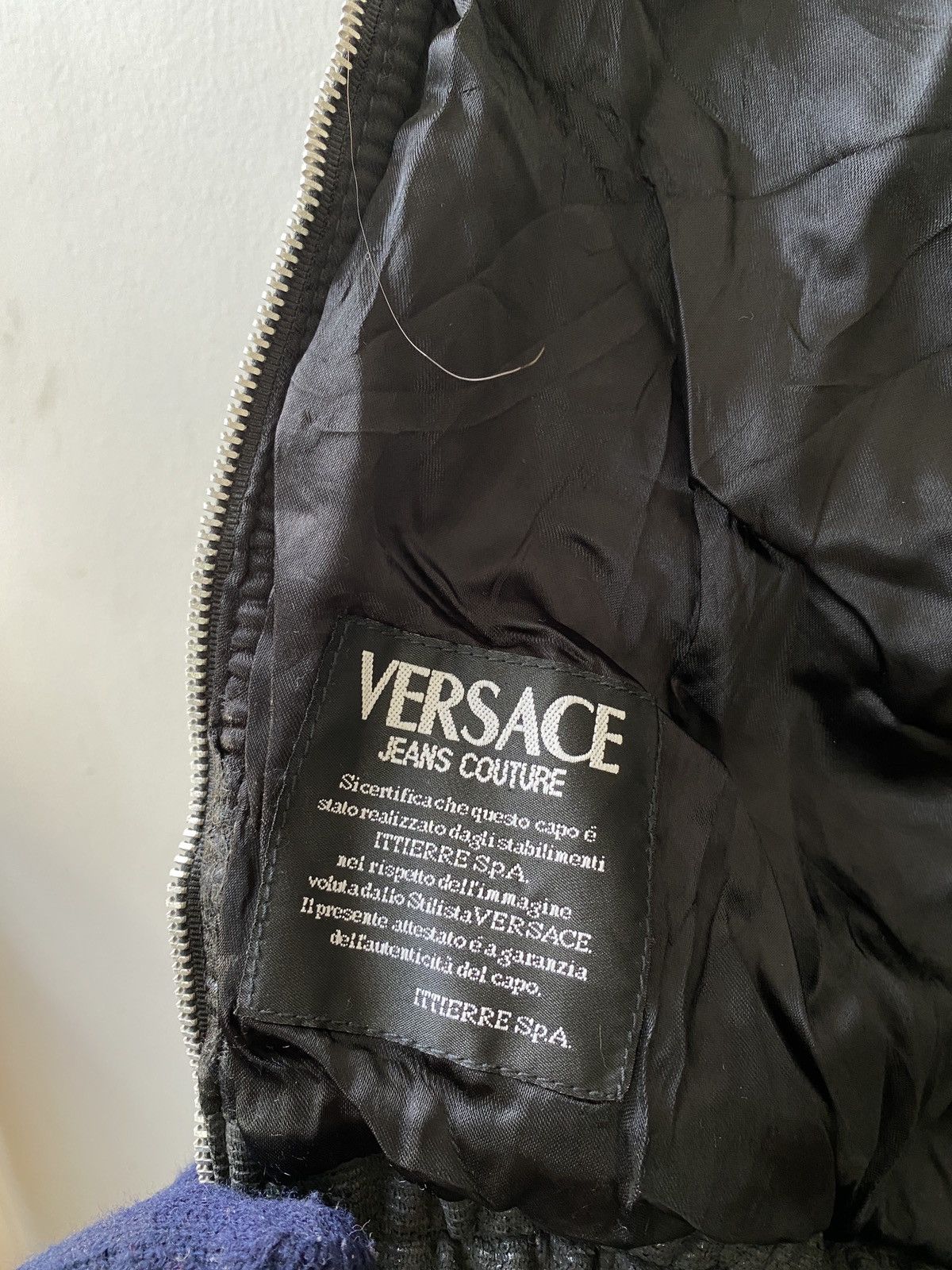 Versace Jeans Couture Vintage Versace Jeans Couture Waxed Puffer Jacket Size US XS / EU 42 / 0 - 11 Thumbnail