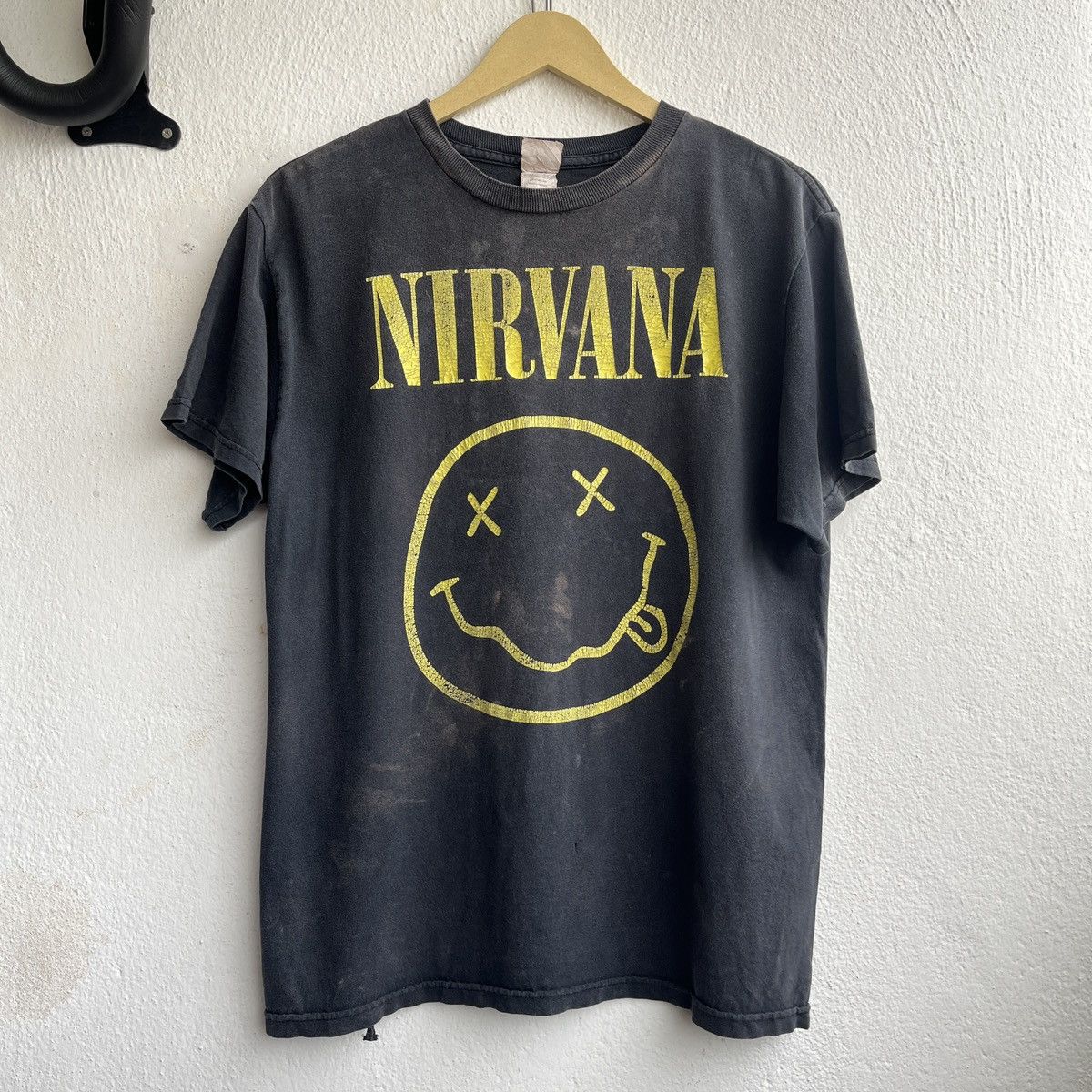 Nirvana VINTAGE Y2K NIRVANA GRUNGE KURT COBAIN SMILE ICON TSHIRT Size US M / EU 48-50 / 2 - 1 Thumbnail
