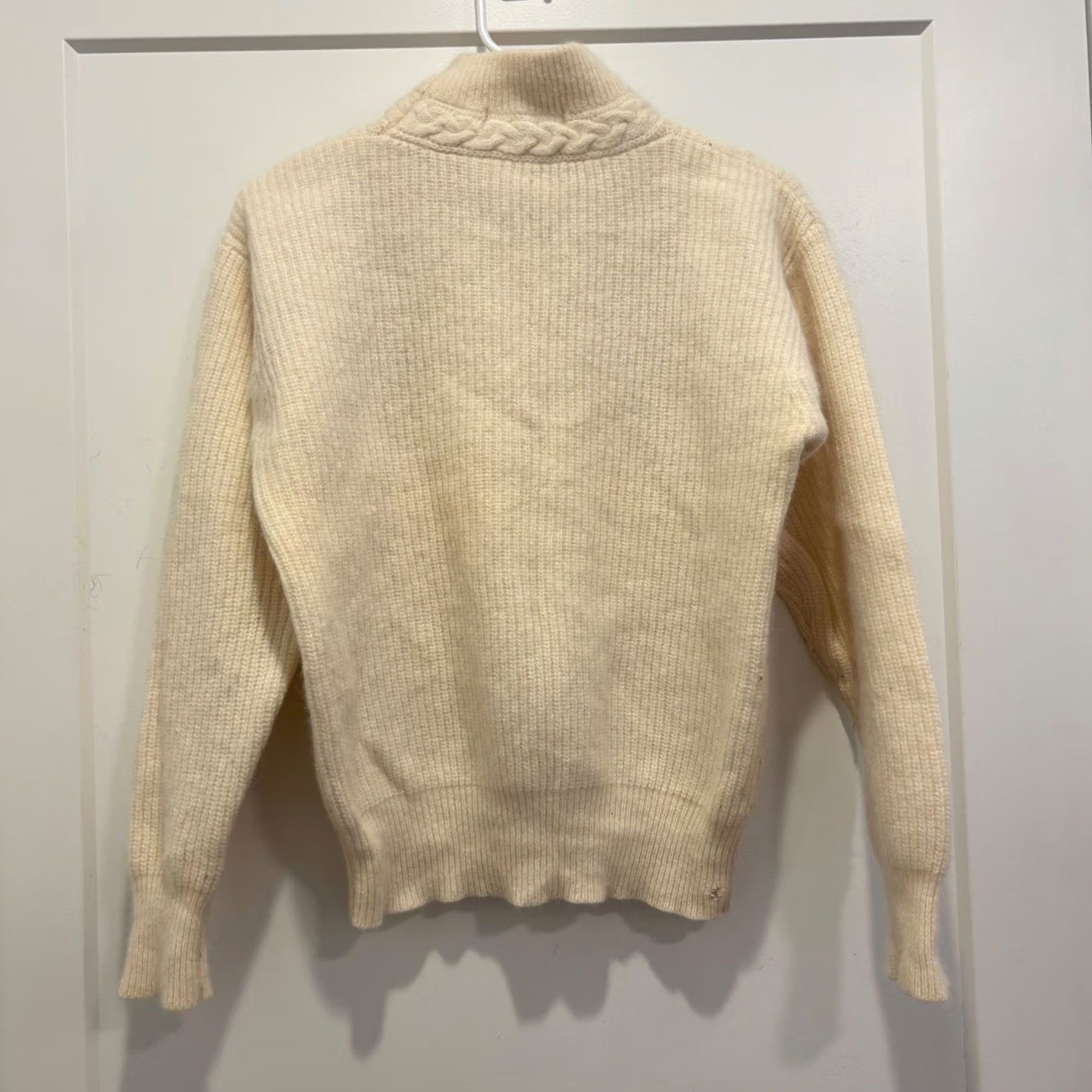 Vintage VINTAGE Le Moda Sweater Women Medium Cream Angora Lambswool Cable Knit Mock Neck Vintage Size M / US 6-8 / IT 42-44 - 3 Thumbnail