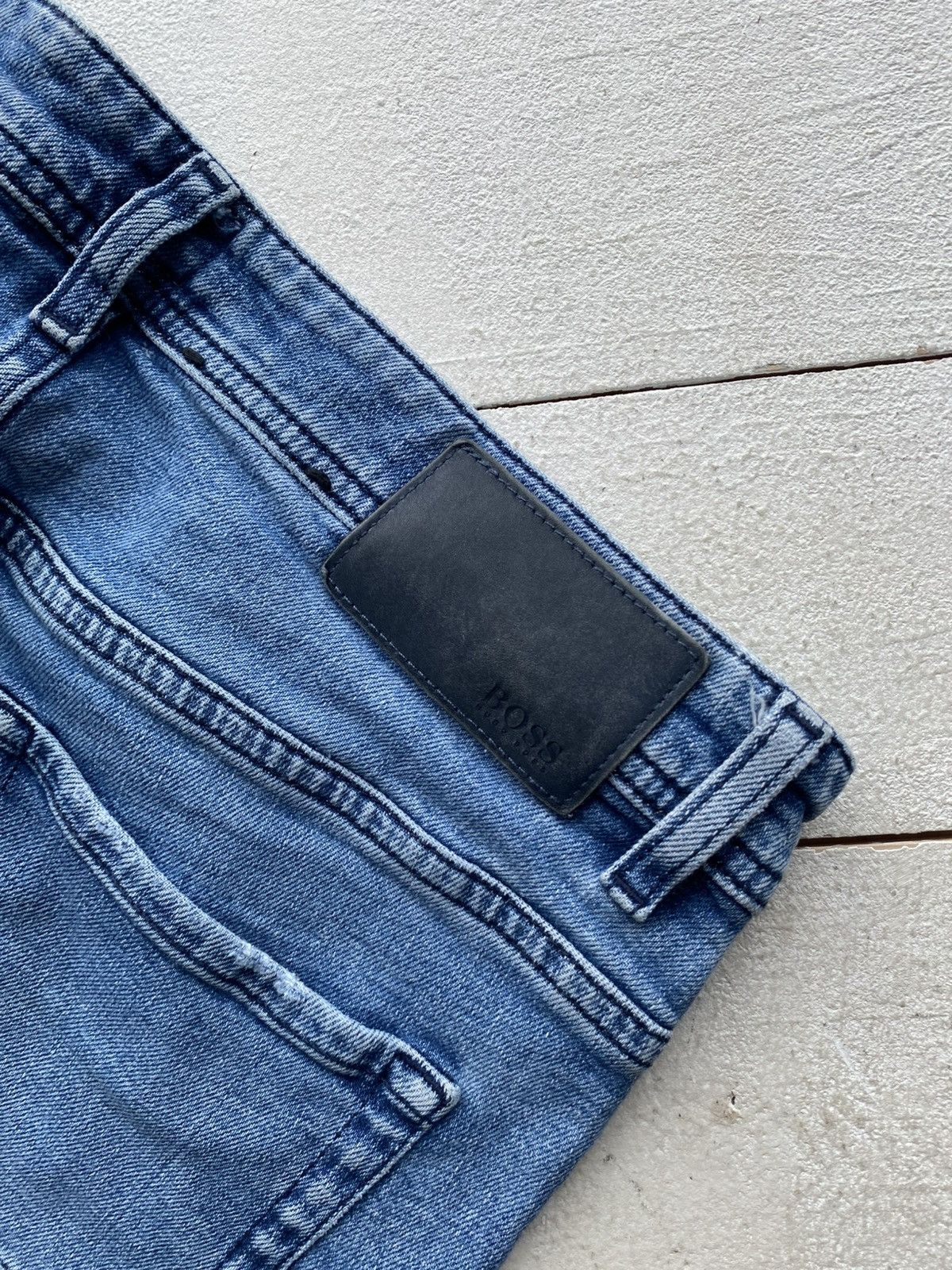 Hugo Boss 00s BOSS Hugo Boss Slim Fit Blue Jeans Light Wash Denim Size US 32 / EU 48 - 13 Thumbnail