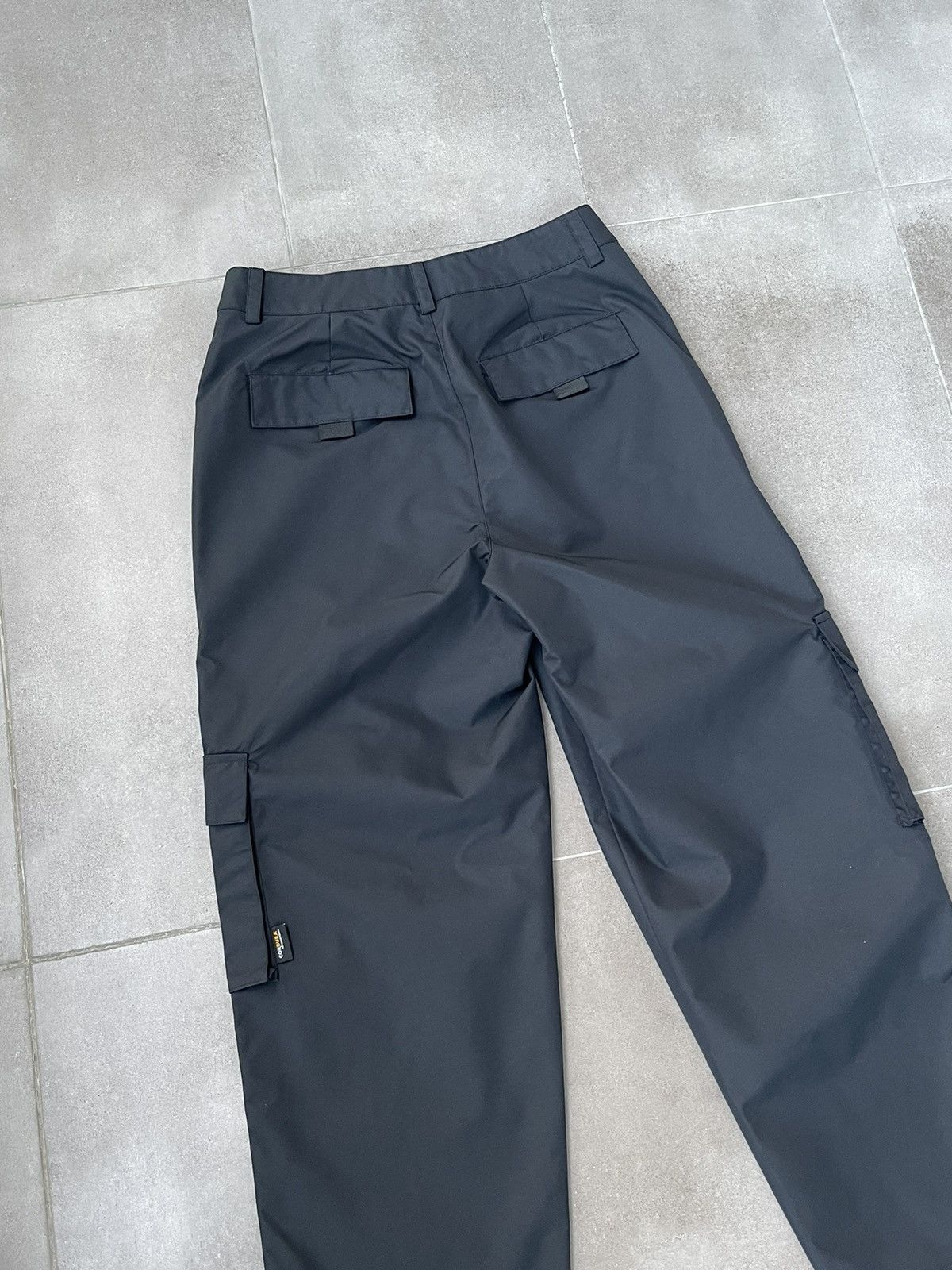 Han Kjobenhavn SS23 !DS! Han Kjobenhavn Oversized Nylon Navy Track Pants Size US 30 / EU 46 - 16 Thumbnail