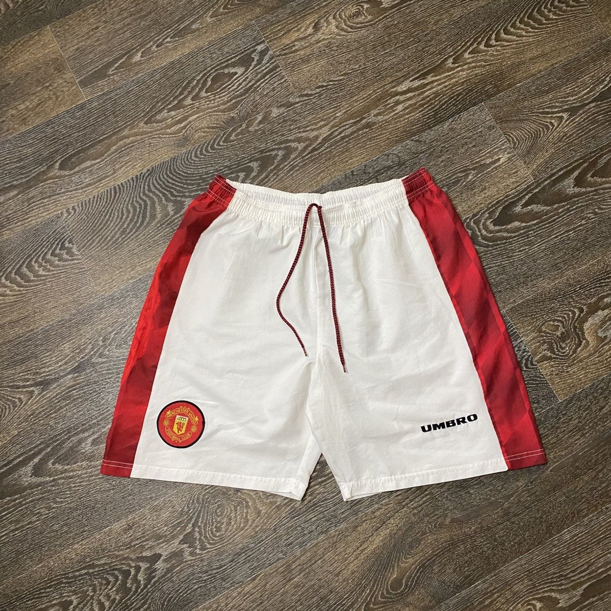 Umbro 90s Manchester United Umbro Classic Shorts 34 SHARP Size US 34 / EU 50 - 1 Thumbnail