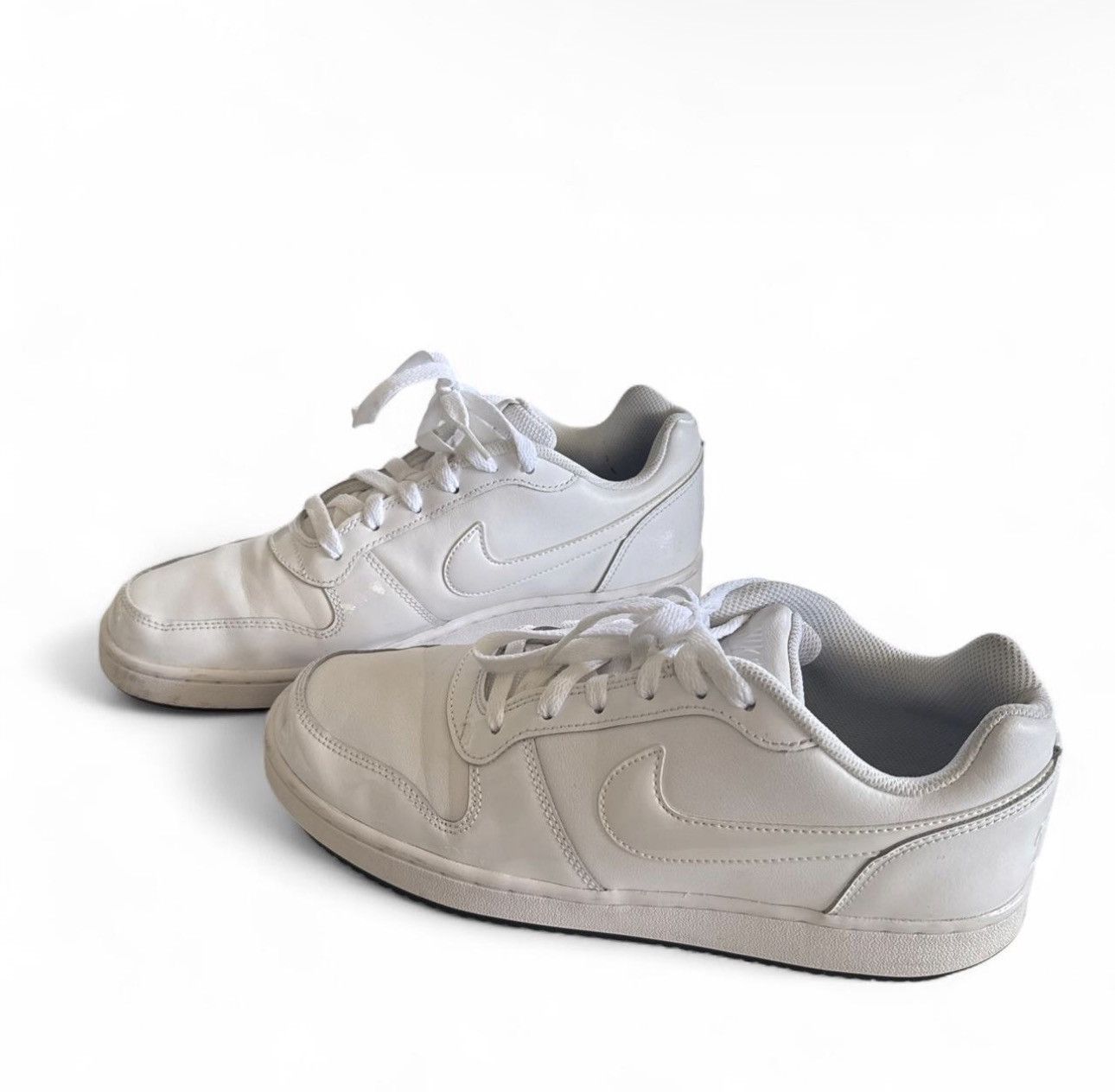 Nike Nike White Low-Top Sneakers – Size 8.5 Size US 8.5 / EU 41-42 - 3 Thumbnail