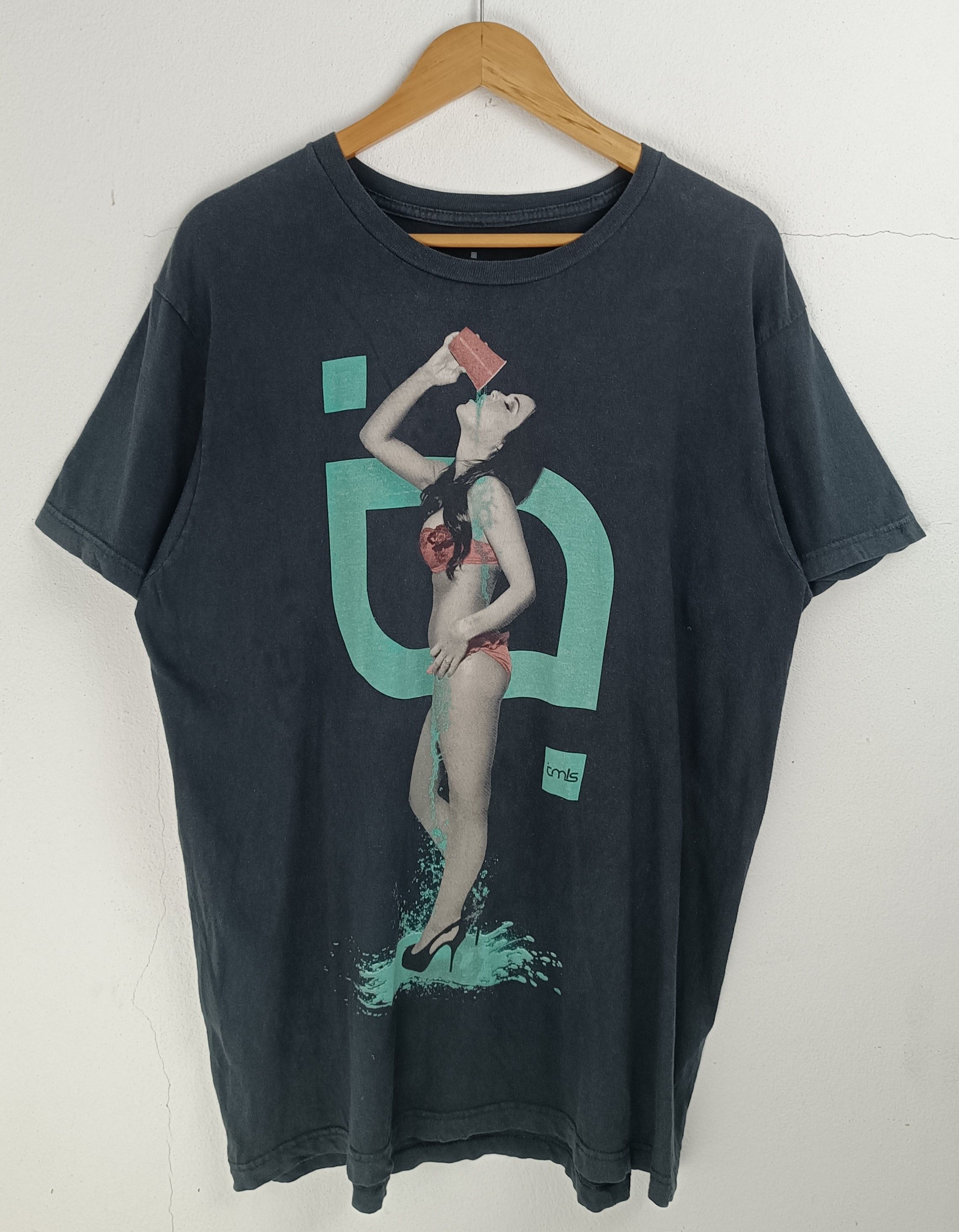 Vintage VINTAGE FADED TOO MANY LOOSE STRINGS SEXY HUMOR DRINKS TEE Size US L / EU 52-54 / 3 - 3 Thumbnail