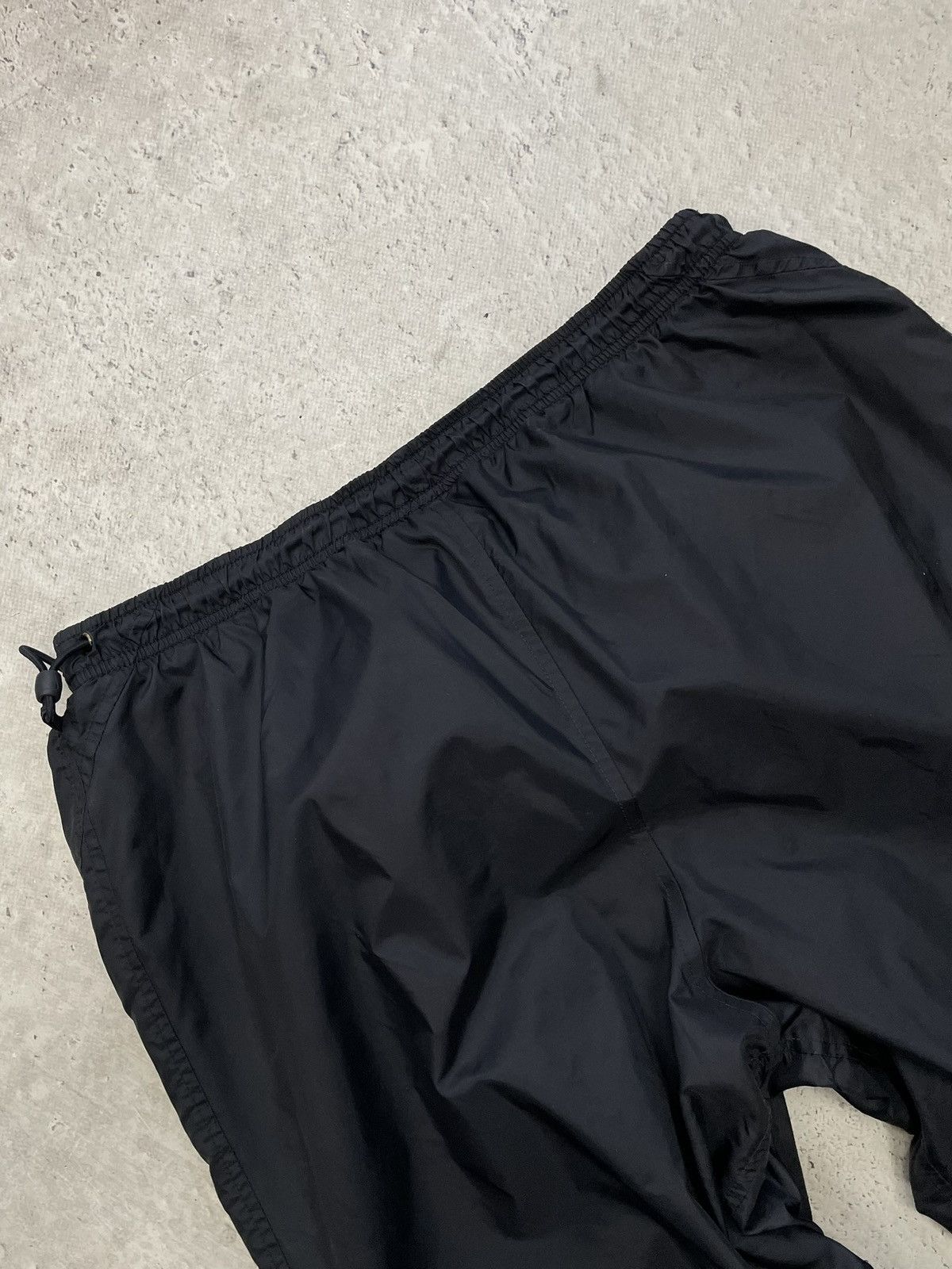 Nike Nike drill nylon pants minimal logo sport streetwear style Size US 34 / EU 50 - 12 Thumbnail