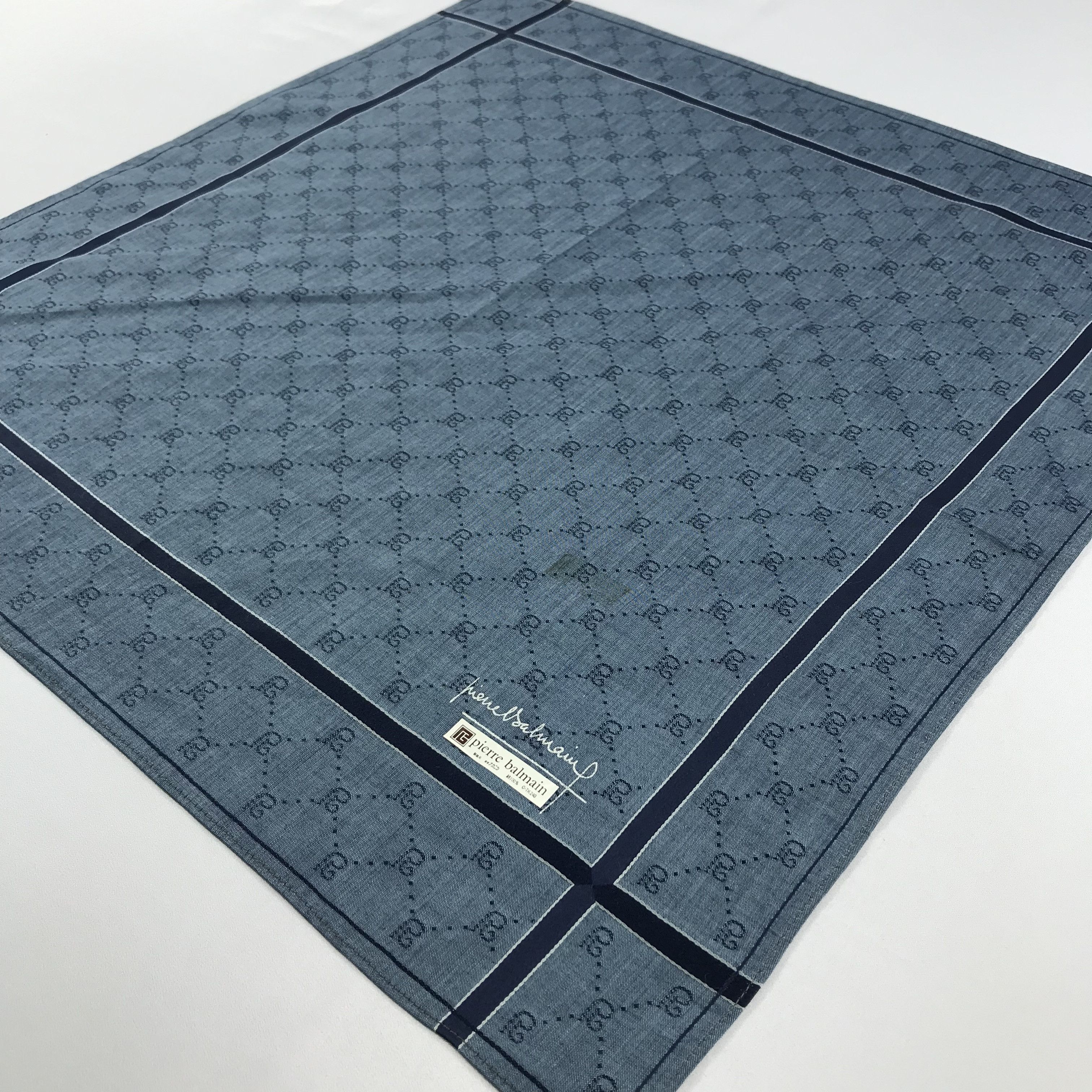 Pierre Balmain × Vintage Pierre Balmain Bandana / Handkerchief / Neckerchief - S2075 Size ONE SIZE - 2 Thumbnail