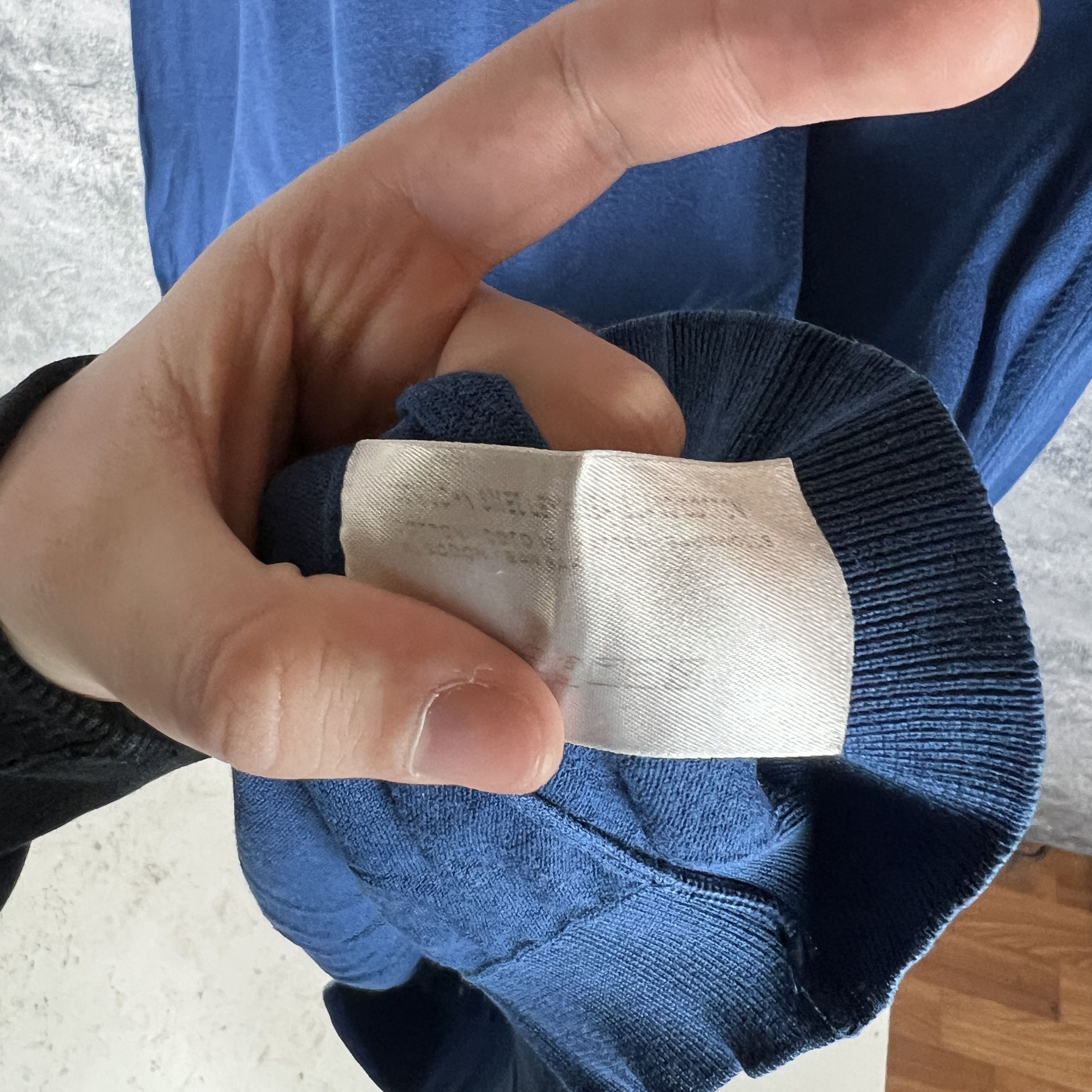 John Smedley John Smedley Sweater Men's V-Neck Size XL Blue Long Sleeve Size US XL / EU 56 / 4 - 7 Thumbnail