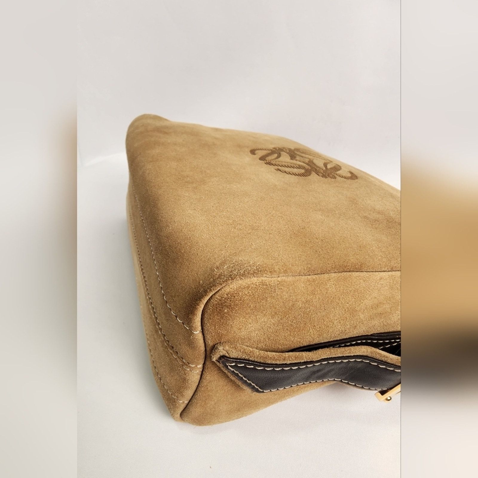 Loewe Loewe Anagram Tan Suede Shoulder Bag w/ dust bag Size ONE SIZE - 8 Thumbnail