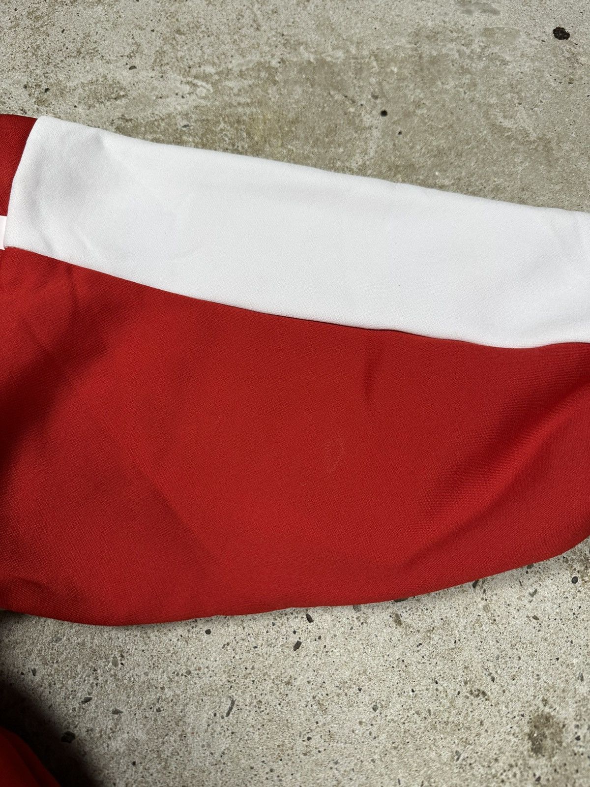Vintage Vintage 2000s Zeus x Bari FC Red Training Top Sweatshirt Size US M / EU 48-50 / 2 - 9 Thumbnail