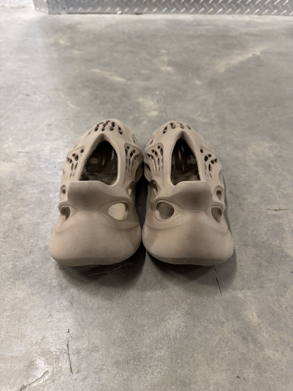 Adidas Adidas Yeezy Foam Runner Size 6 Size US 6 / EU 39 - 5 Thumbnail