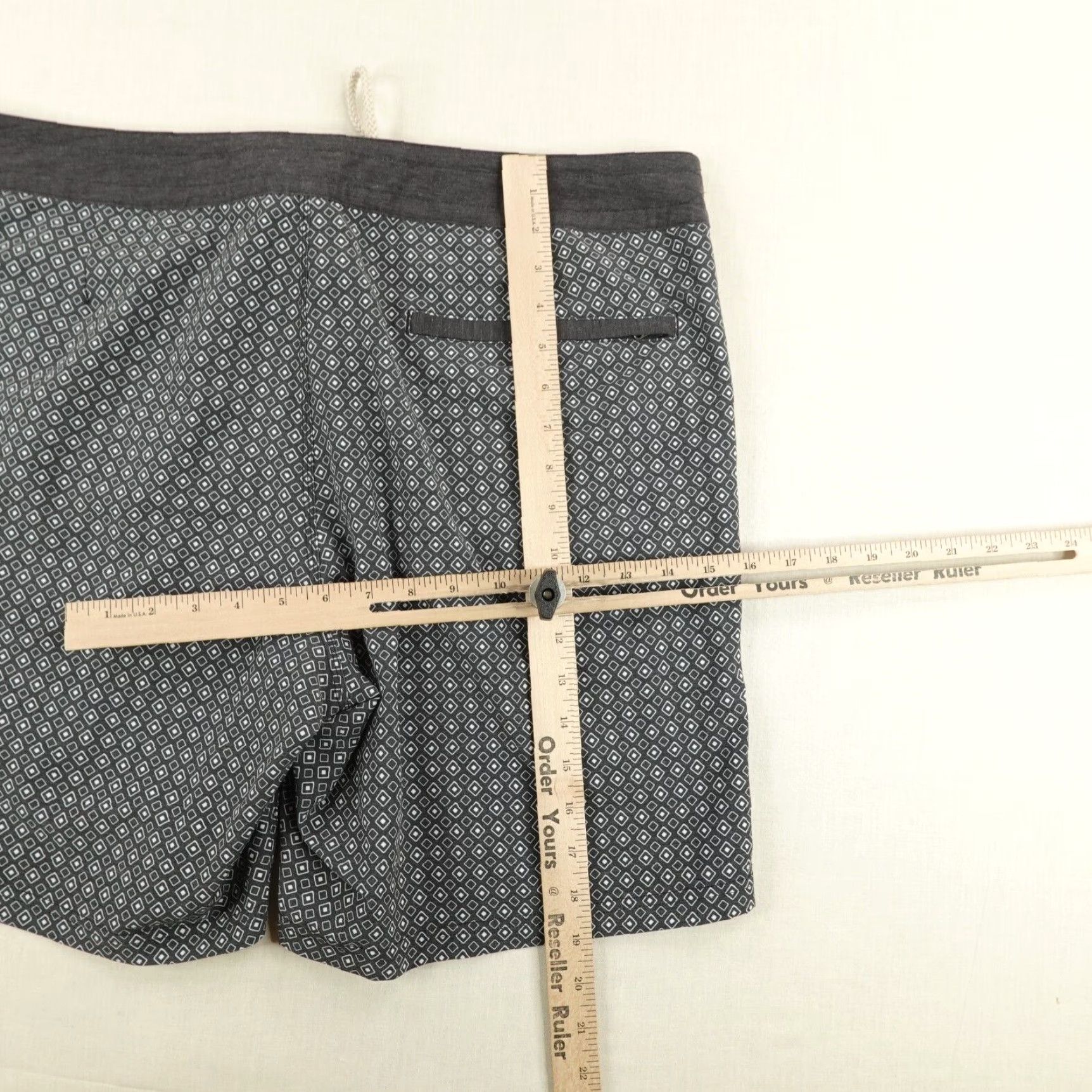 Vintage VINTAGE Fair Harbor Board Shorts Mens 36 Black Diamond Print Bathing Suit Swim Trunks Geometric Pattern Beach Outdoor Sports Mens Size US 36 / EU 52 - 7 Thumbnail