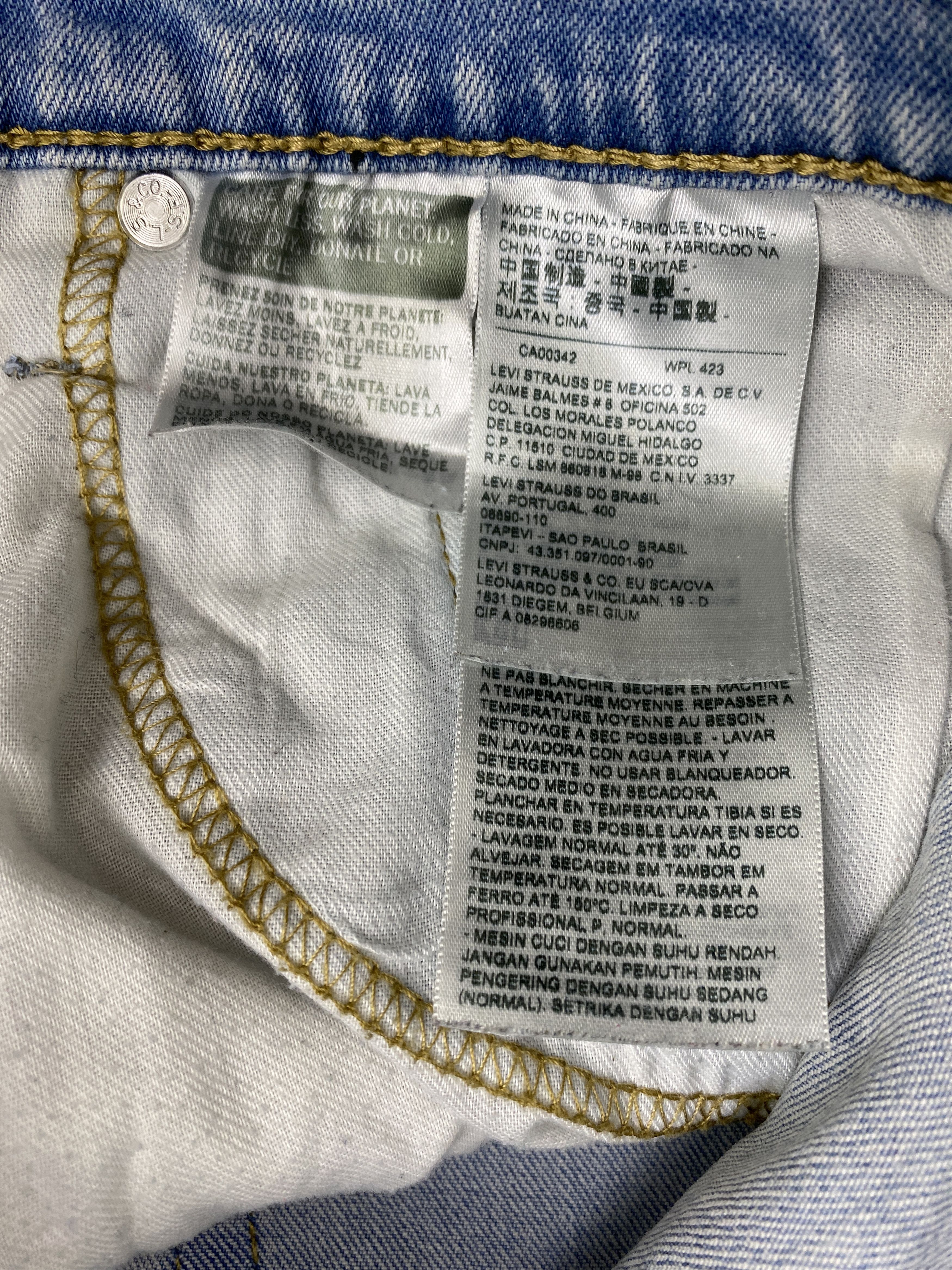 Levi's × Vintage Light Blue Vintage Levis 511 Slim Fit Jeans Size US 32 / EU 48 - 7 Thumbnail