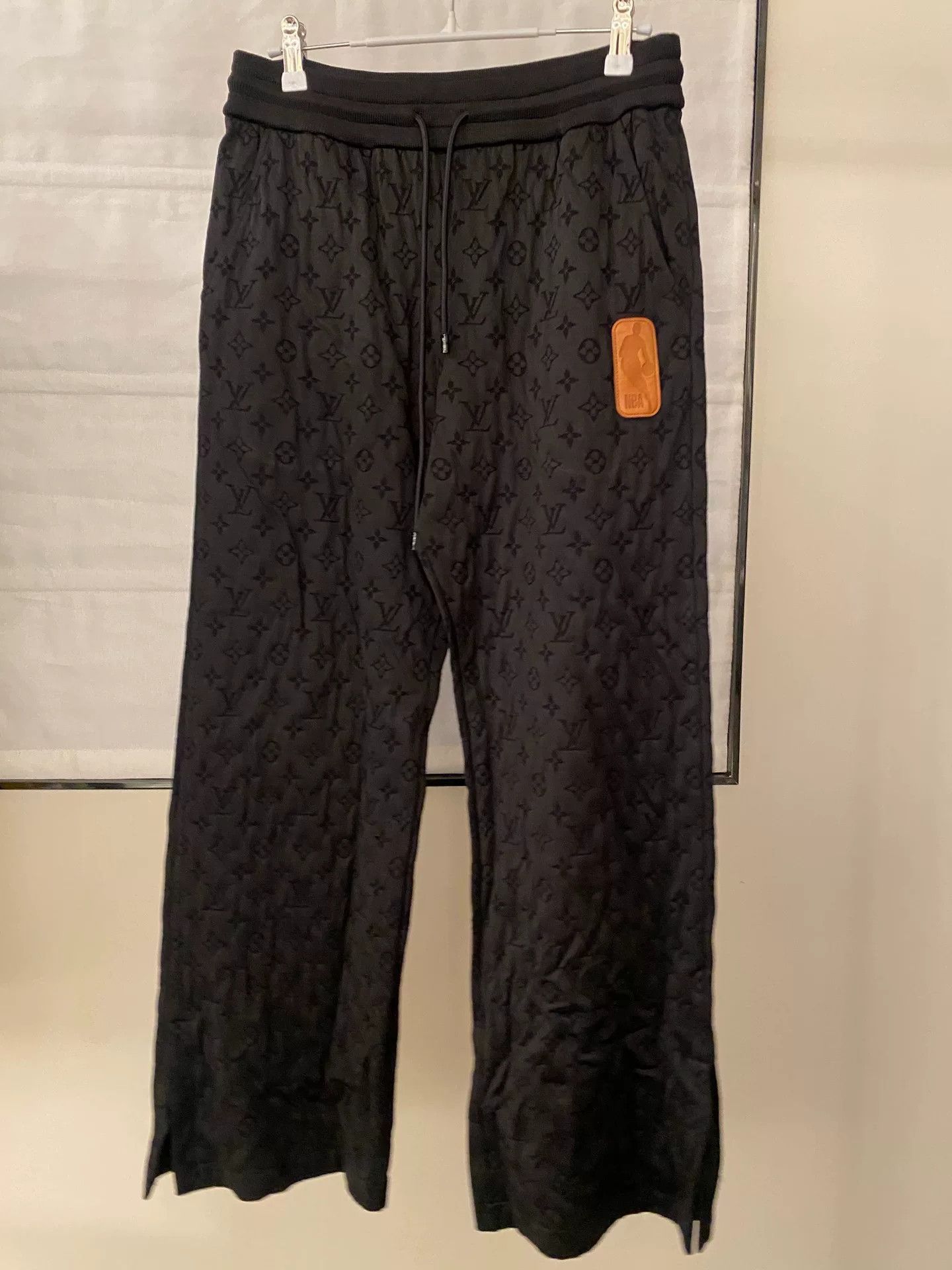 Louis Vuitton louis vuitton nba logo casual long pants Size US 30 / EU 46 - 1 Thumbnail