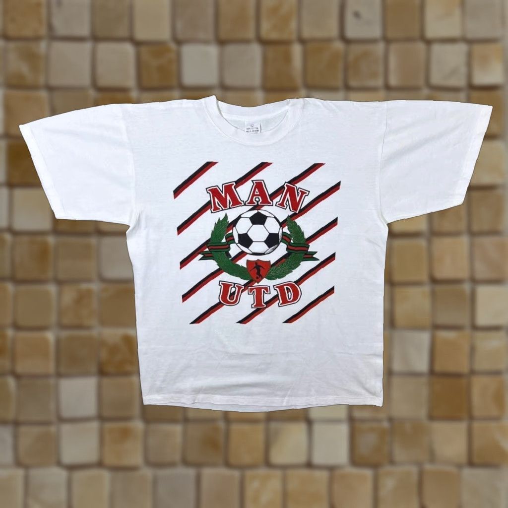 Vintage VINTAGE Manchester United “Man UTD” Football Souvenir Graphic T-Shirt Large Shirt Mens White 90s Logo Graphic Spellout Size US L / EU 52-54 / 3 - 1 Thumbnail